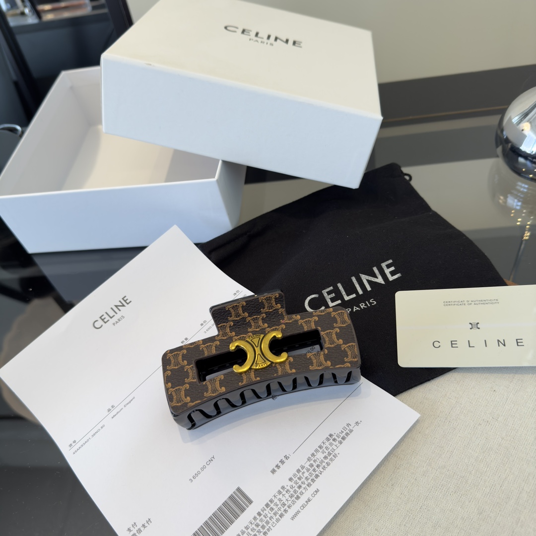 p Celine赛琳新款发夹