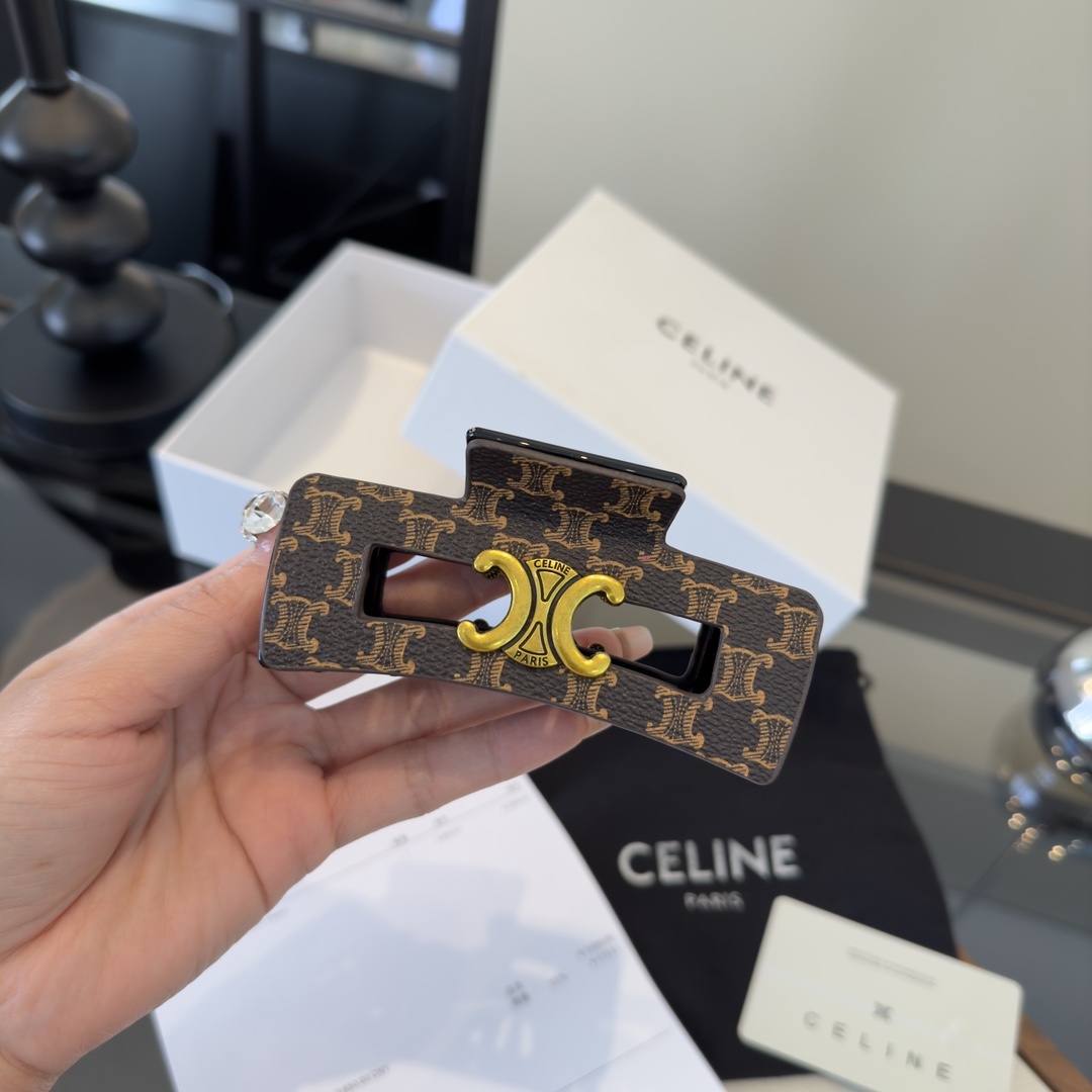 p Celine赛琳新款发夹