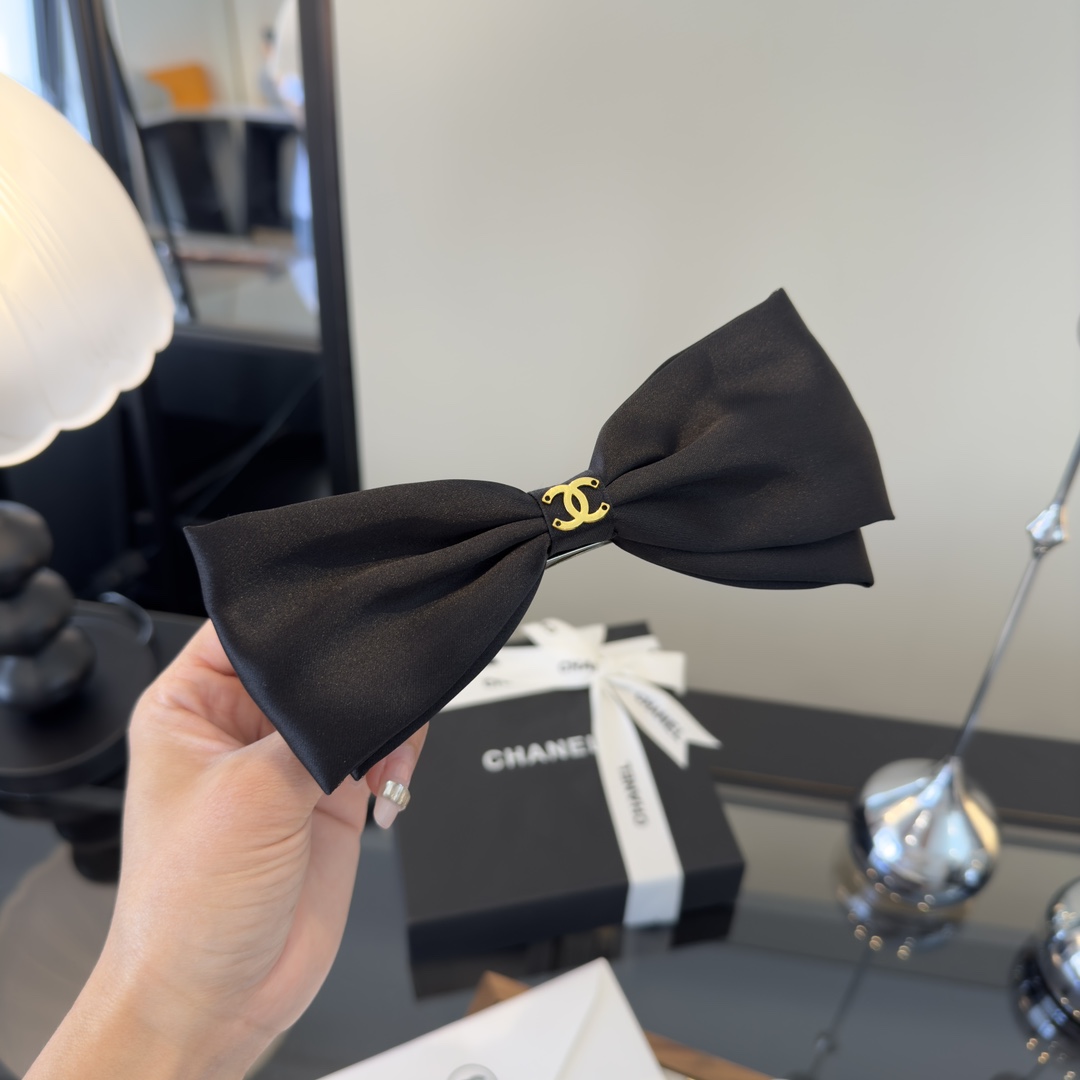 p Chanel香奈儿新款发夹