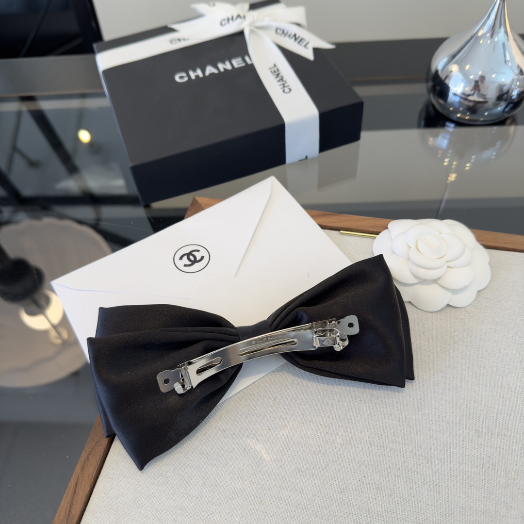 p Chanel香奈儿新款发夹