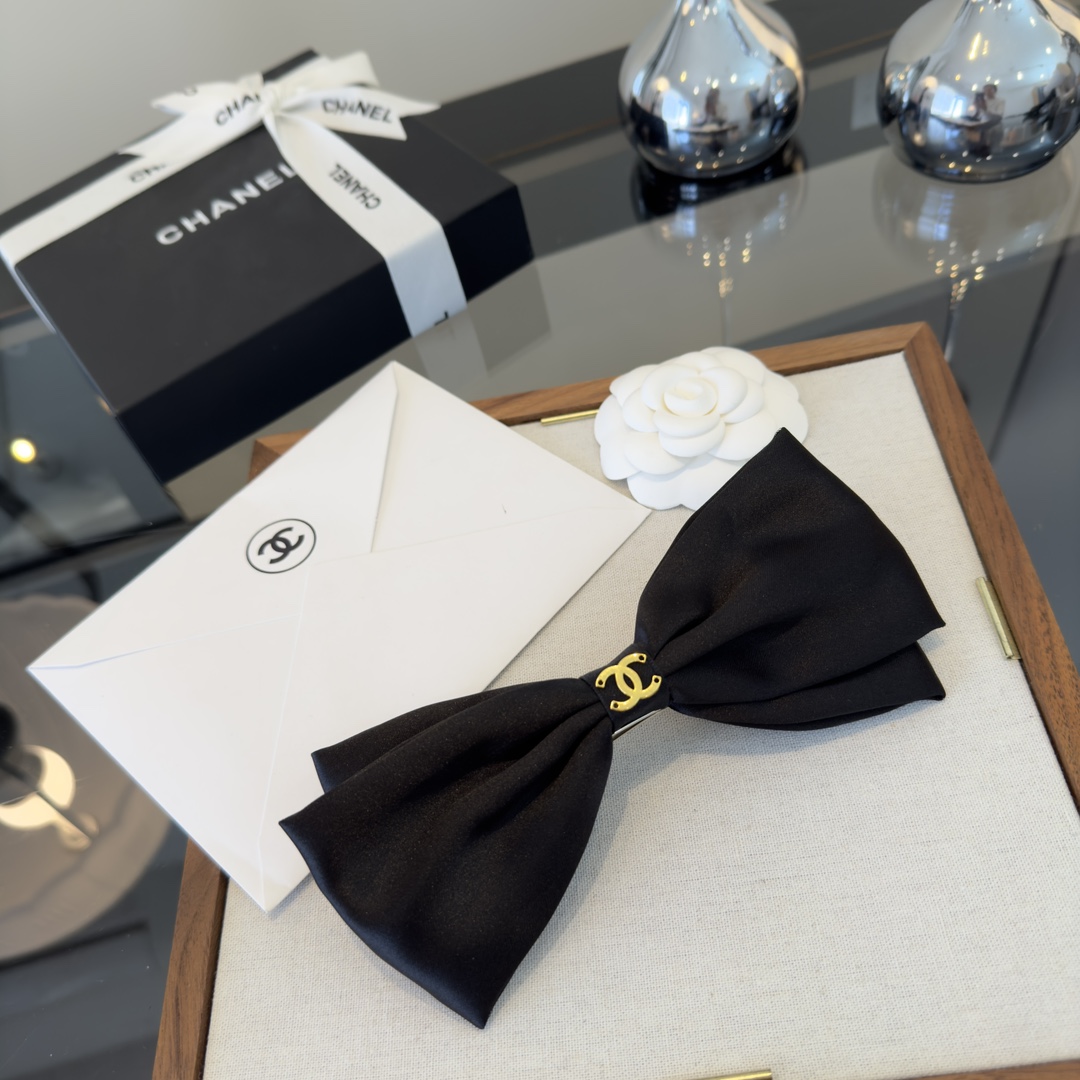 p Chanel香奈儿新款发夹