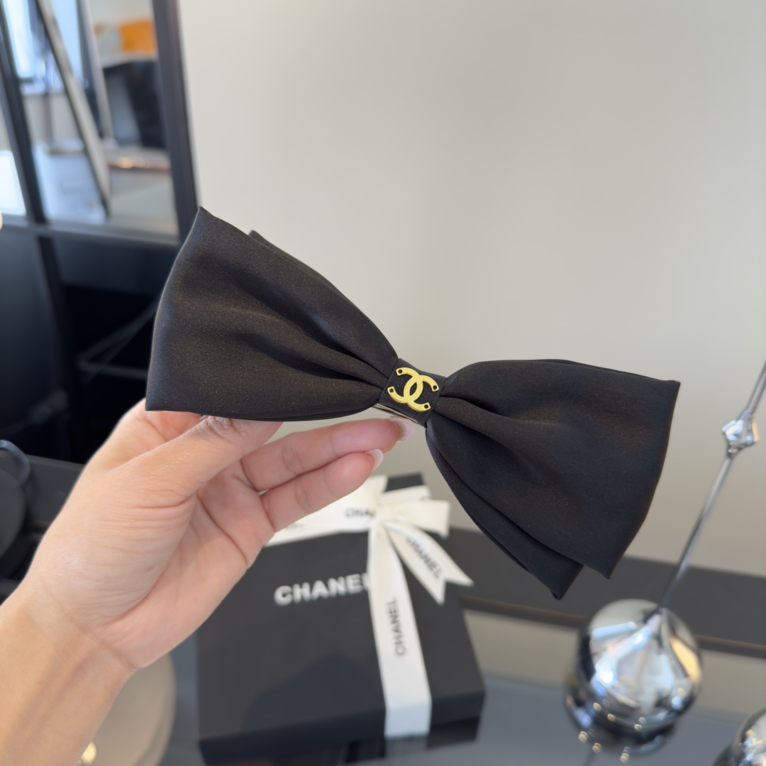 p Chanel香奈儿新款发夹