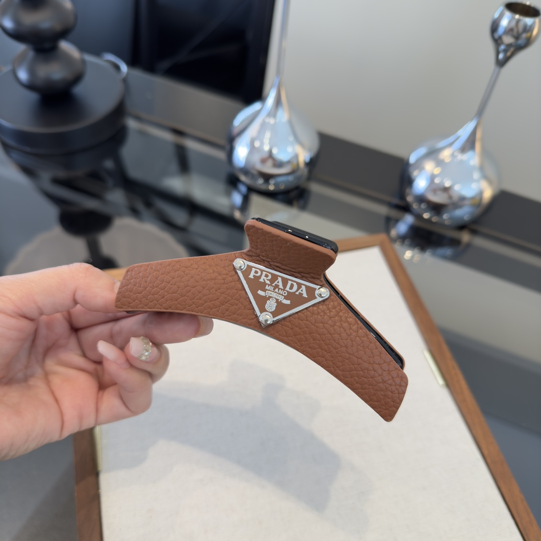 p（单个）PRADA普拉达发夹