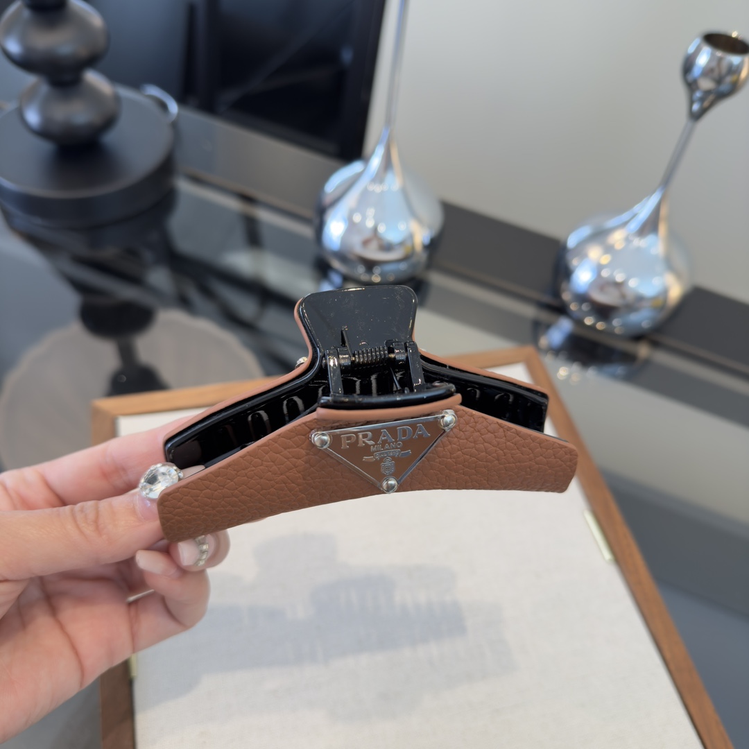 p（单个）PRADA普拉达发夹