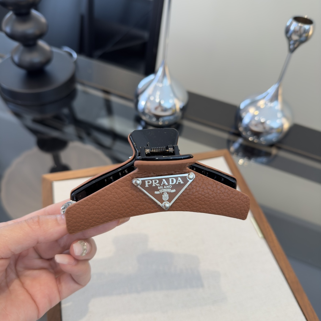 p（单个）PRADA普拉达发夹