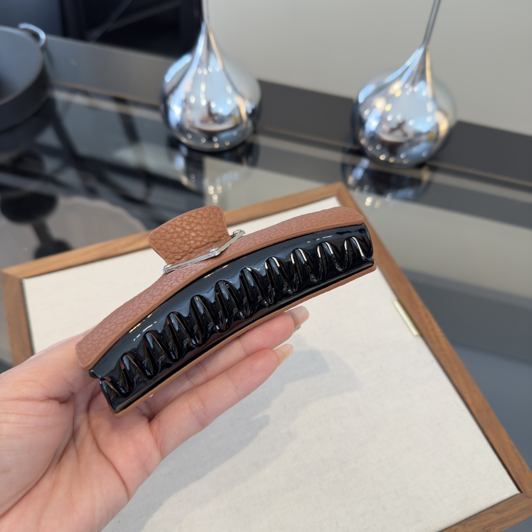 p（单个）PRADA普拉达发夹