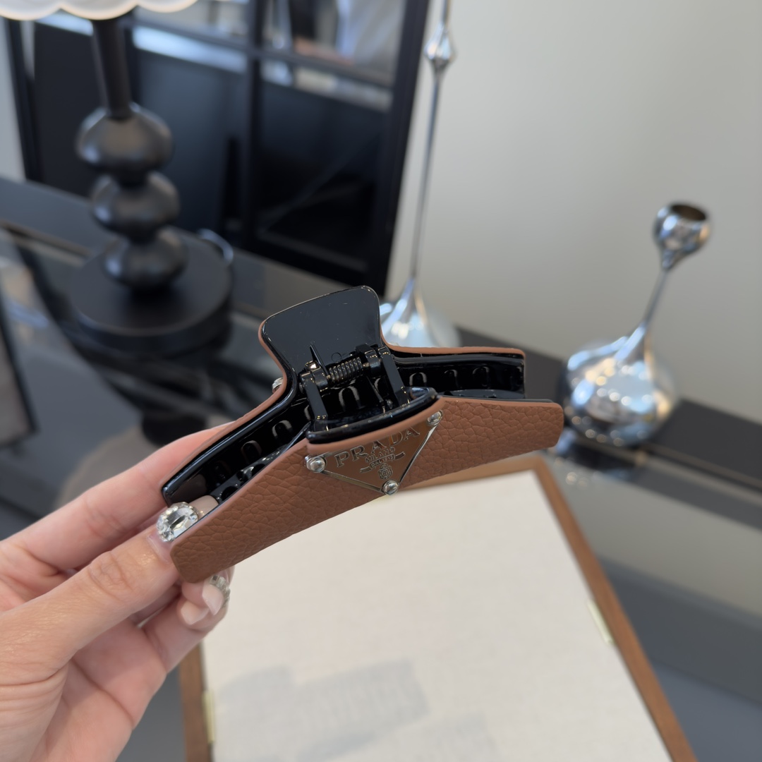 p（单个）PRADA普拉达发夹