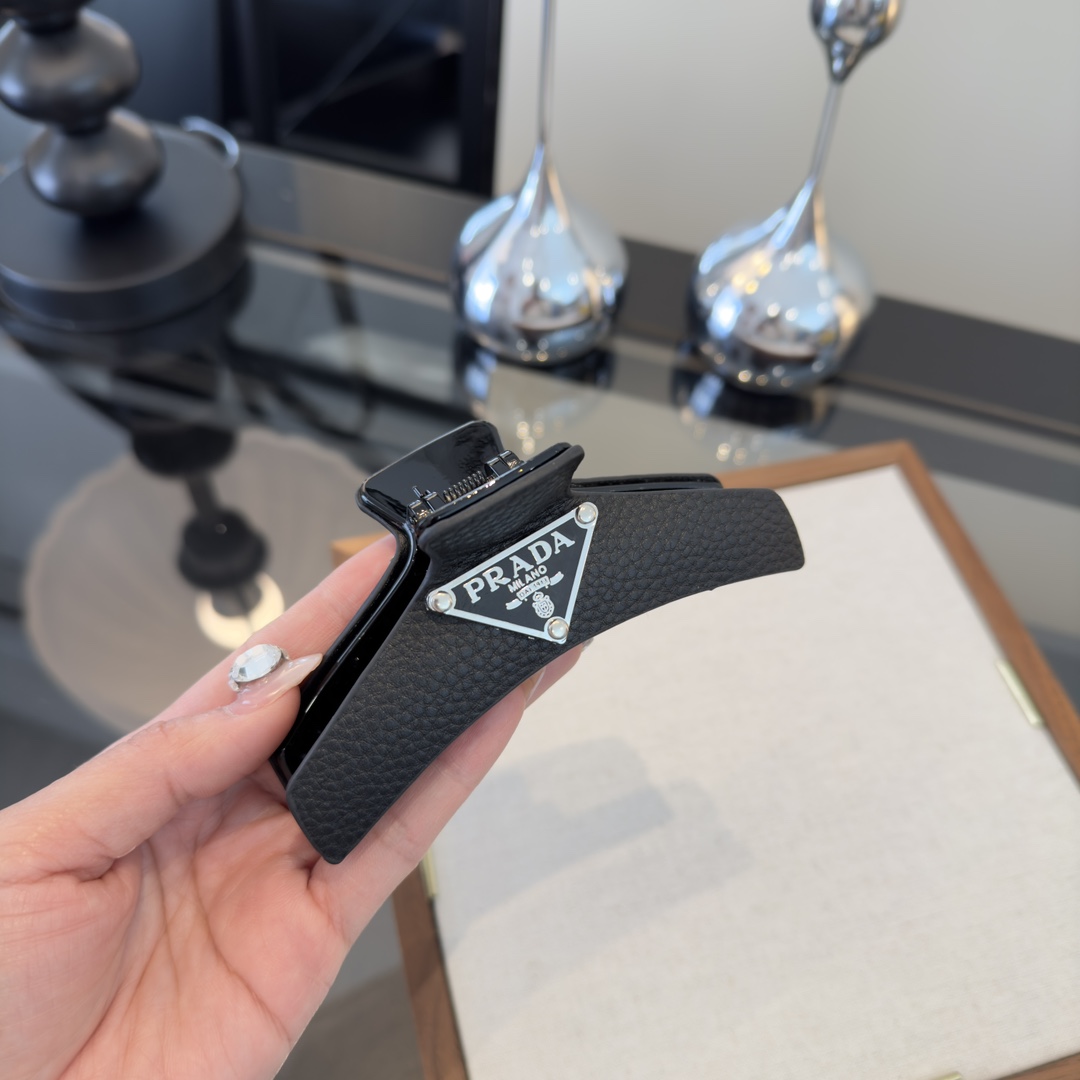p（单个）PRADA普拉达发夹