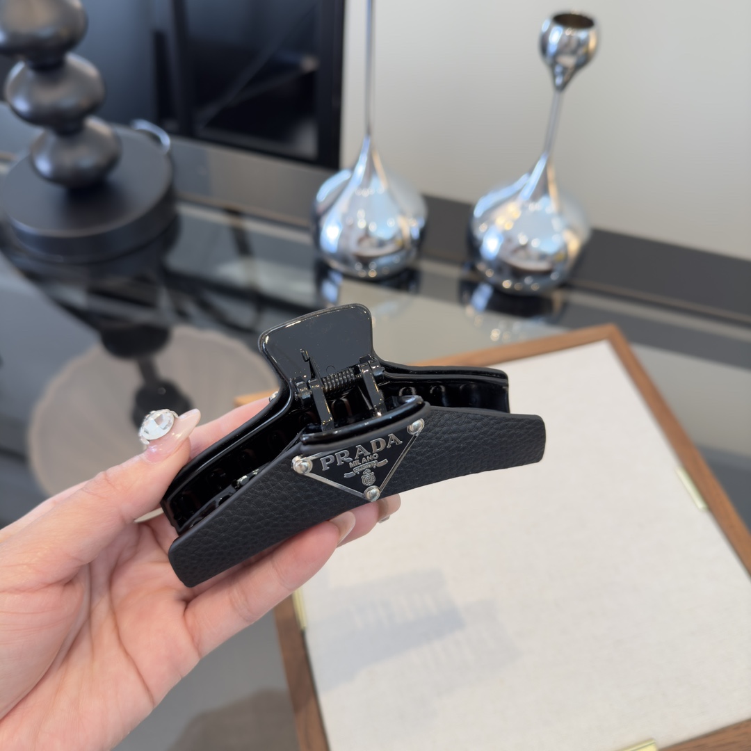 p（单个）PRADA普拉达发夹