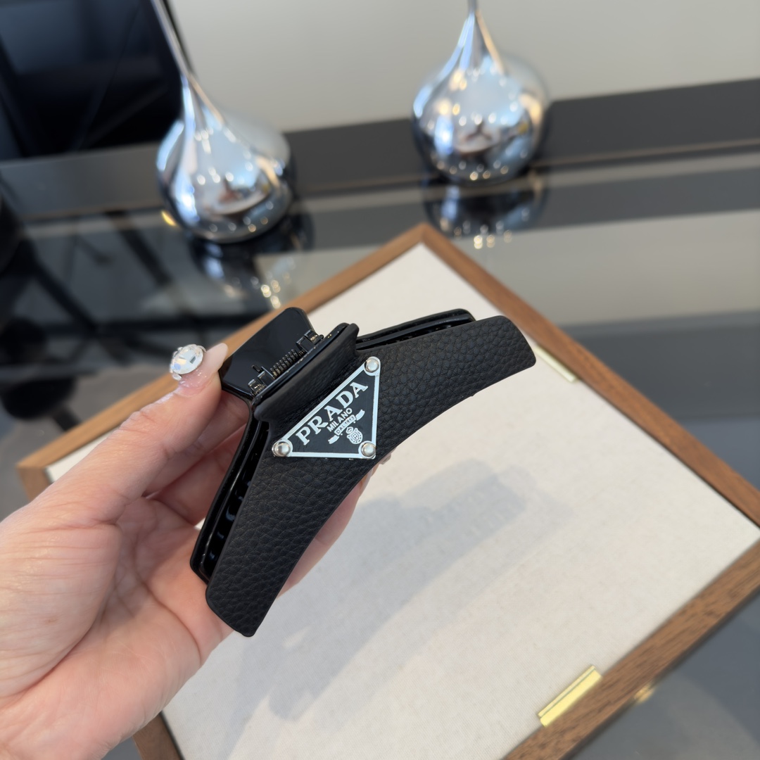 p（单个）PRADA普拉达发夹