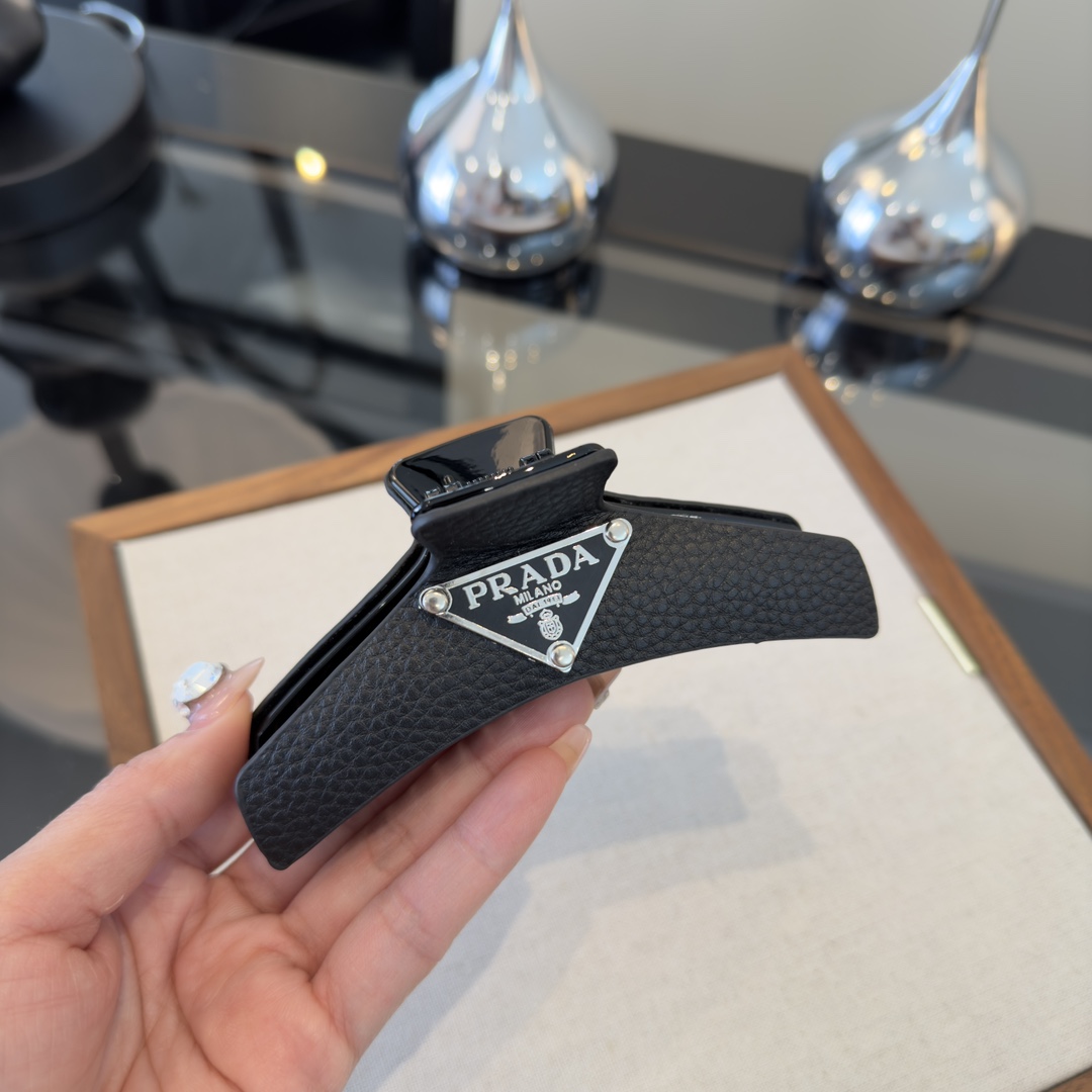 p（单个）PRADA普拉达发夹