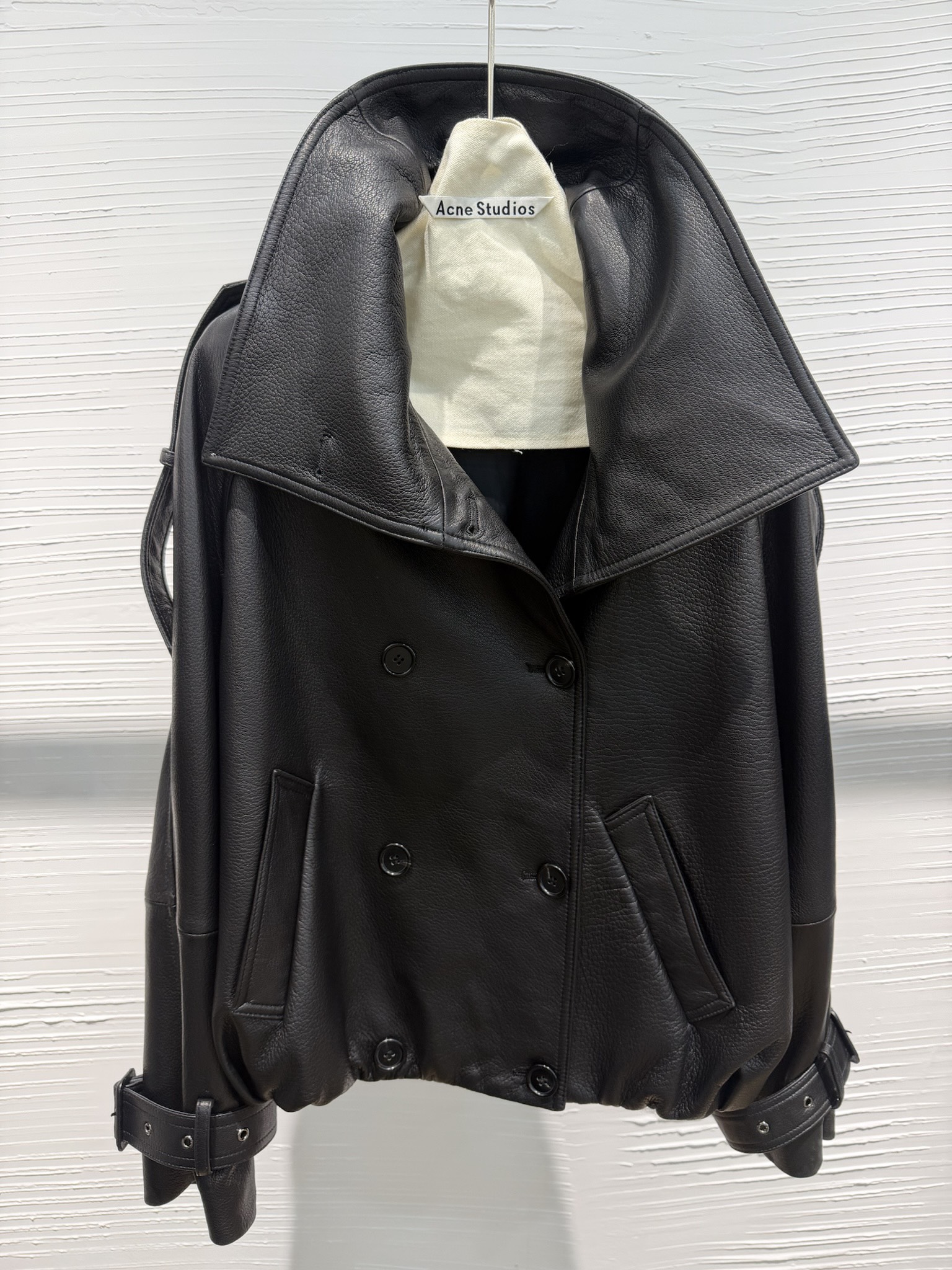 NO:869804,Acne studios early spring series New Zealand fully imported original texture foam leather series counter synchronized sheepskin jacket series are the same as the counter wide version, textured Sml, women's clothing, acne studios, dior, jackets & coats, sheepskin,19860909Acne studios 早春系列 新西兰全进口原肌理泡皮系列专柜同步绵羊皮外套 系列都是跟专柜一样哈 阔版,有质感 Sml,女装,acne studios,dior,jackets & coats,sheepskin,,Women's clothing