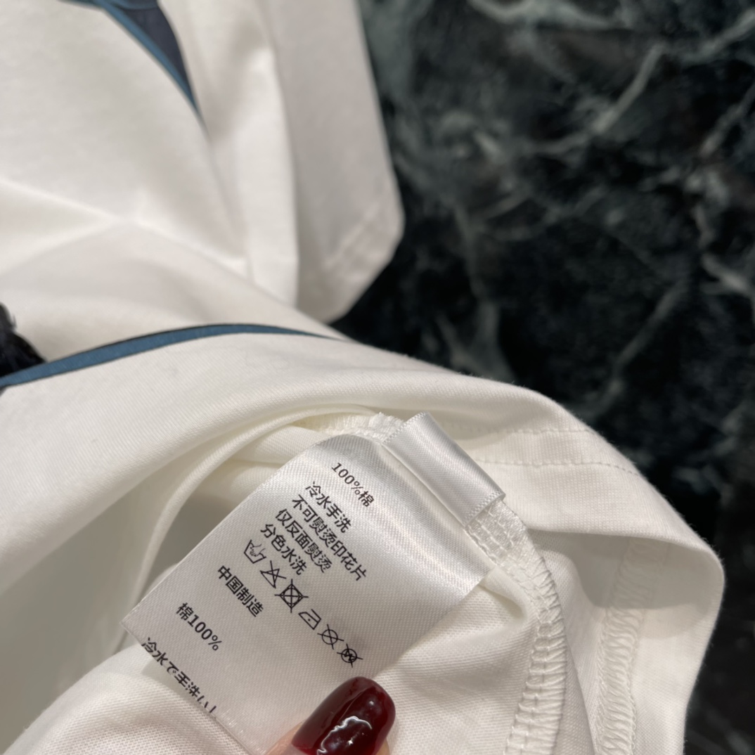 Her 26春夏新款 马具印花高领T恤 马术元素印花 辨识度超高!高领设计修饰颈部线条 宽松版型超显松弛