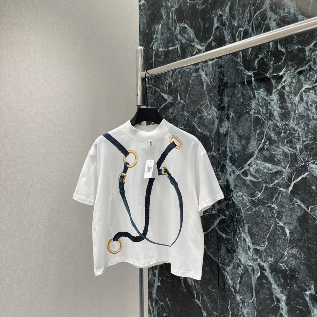 Her 26春夏新款 马具印花高领T恤 马术元素印花 辨识度超高!高领设计修饰颈部线条 宽松版型超显松弛