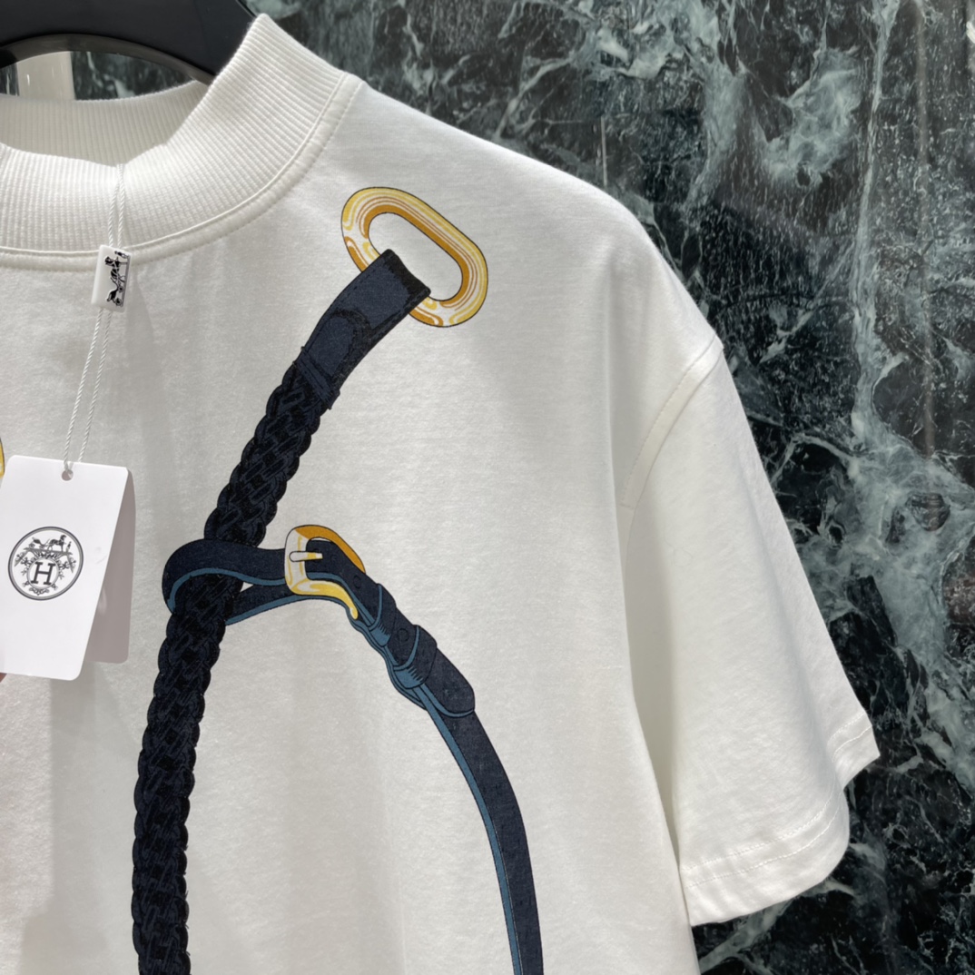 Her 26春夏新款 马具印花高领T恤 马术元素印花 辨识度超高!高领设计修饰颈部线条 宽松版型超显松弛