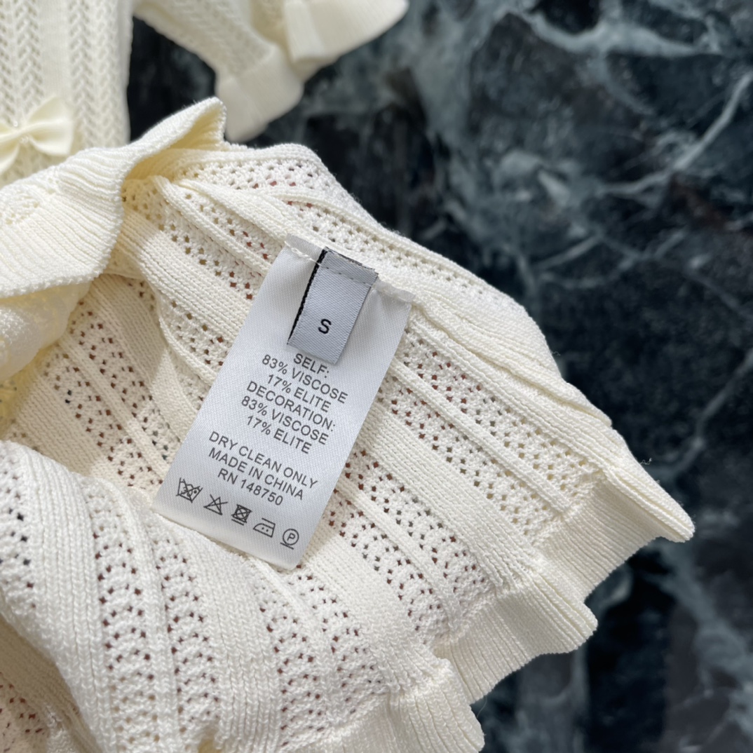 Sea New Yor* 26春夏新款 蝴蝶结上衣 点缀立体蝴蝶结+珍珠元素，法式甜美风满满。花边袖口和