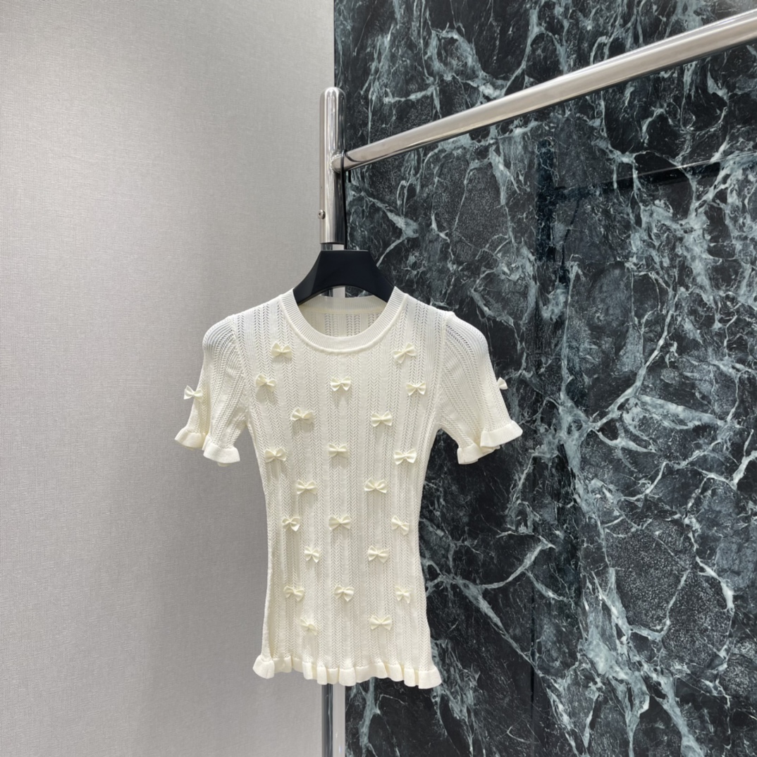 Sea New Yor* 26春夏新款 蝴蝶结上衣 点缀立体蝴蝶结+珍珠元素，法式甜美风满满。花边袖口和