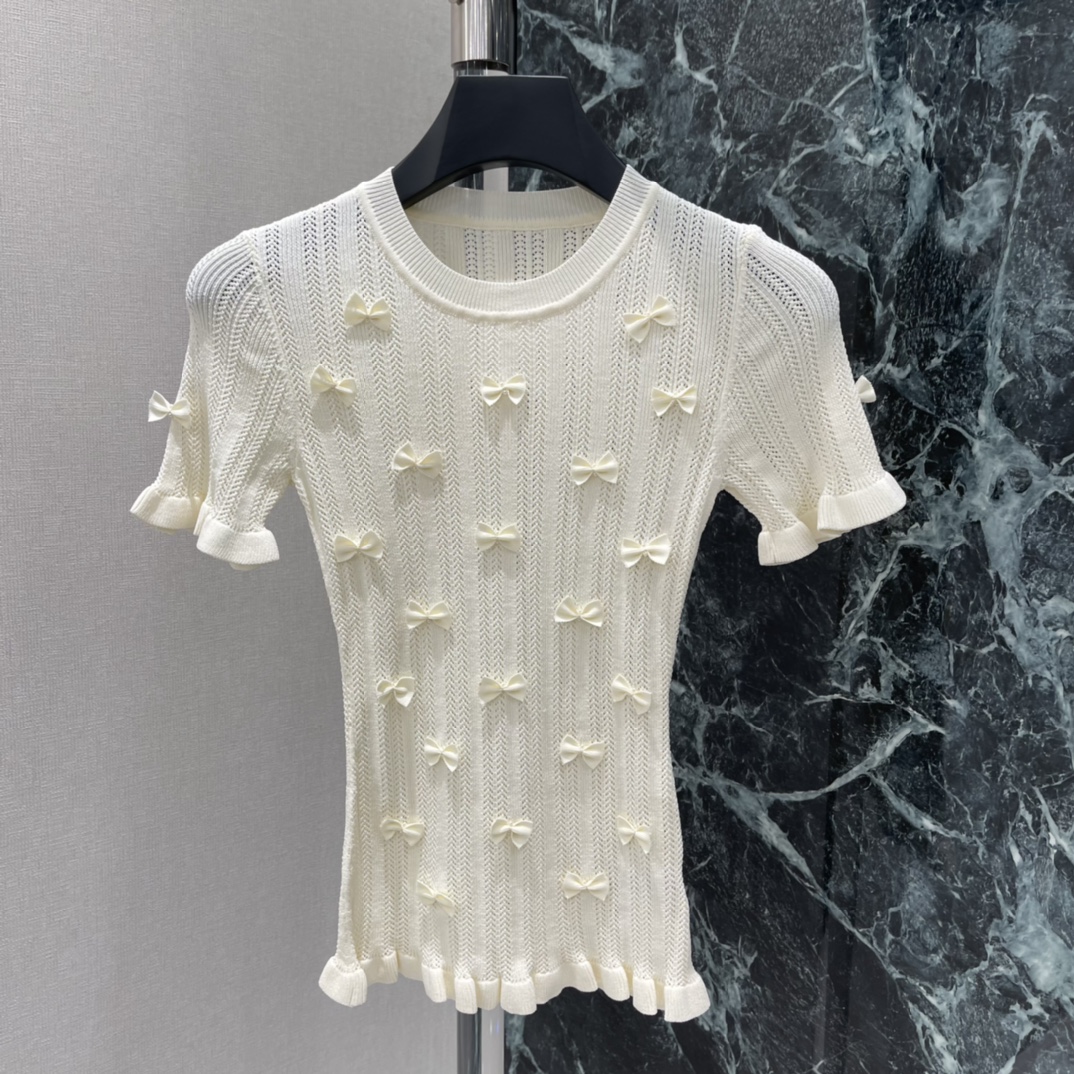 Sea New Yor* 26春夏新款 蝴蝶结上衣 点缀立体蝴蝶结+珍珠元素，法式甜美风满满。花边袖口和