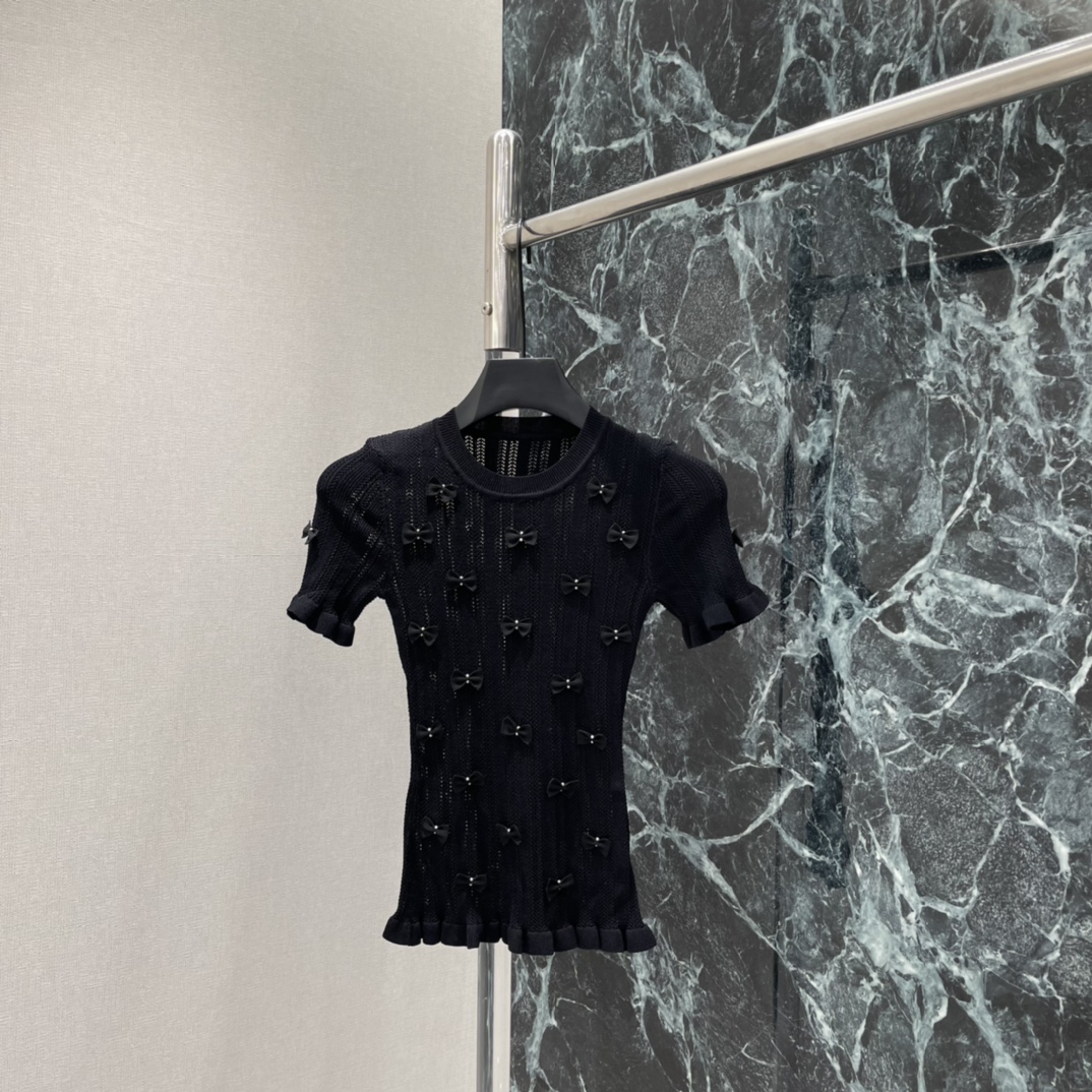 Sea New Yor* 26春夏新款 蝴蝶结上衣 点缀立体蝴蝶结+珍珠元素，法式甜美风满满。花边袖口和