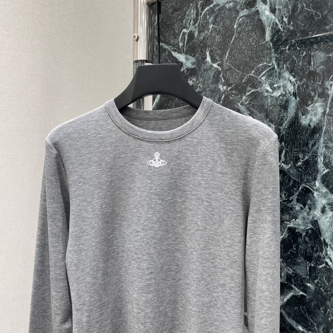 土星 26春夏新款 刺绣图标上衣 胸前土星Logo超有辨识度 象征品牌先锋与叛逆精神 灰色棉质面料 柔软