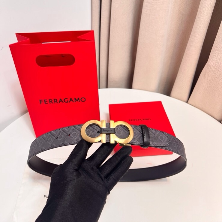Ferragamo 双面皮带饰有明缝针迹 融蕴休闲魅力 双色设计