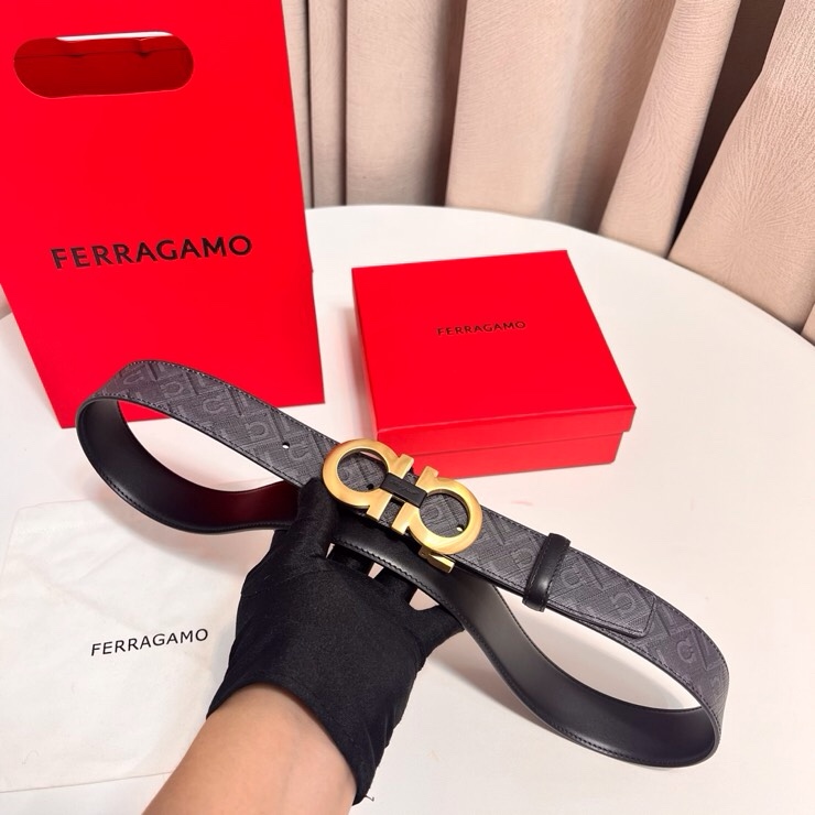 Ferragamo 双面皮带饰有明缝针迹 融蕴休闲魅力 双色设计