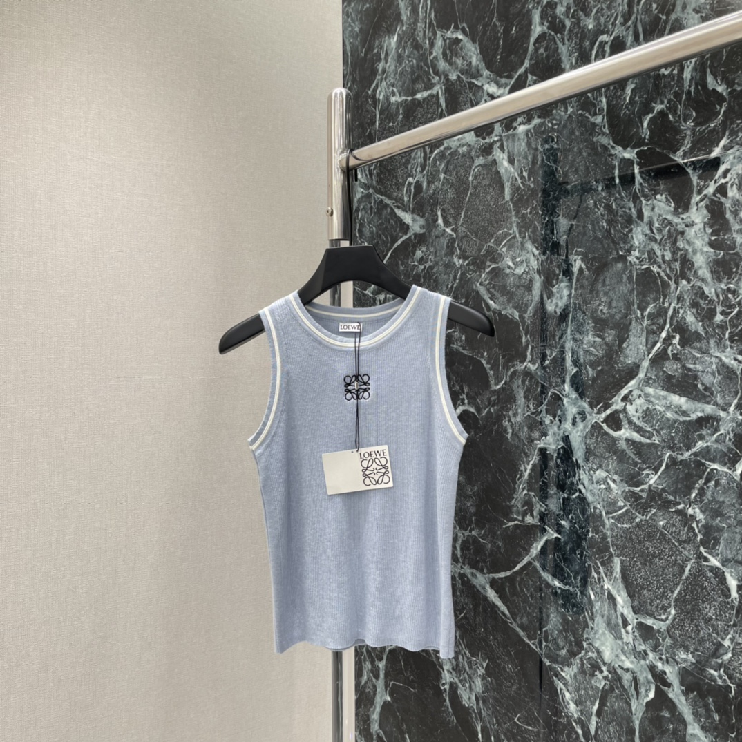 罗意威 26春夏新款 针织背心 圆领无袖设计+黑色撞色边 简约又精致 胸前品牌刺绣 辨识度满分 细节控必