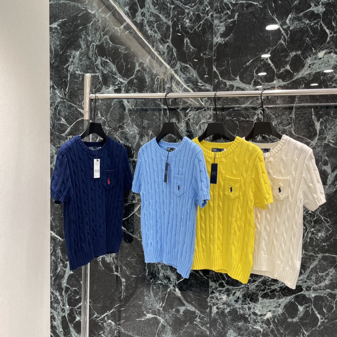 拉夫 26春夏新款 绞花针织短袖 麻花纹理+胸前小马刺绣口袋，细节满分 圆领设计简约百搭 单穿或内搭都很