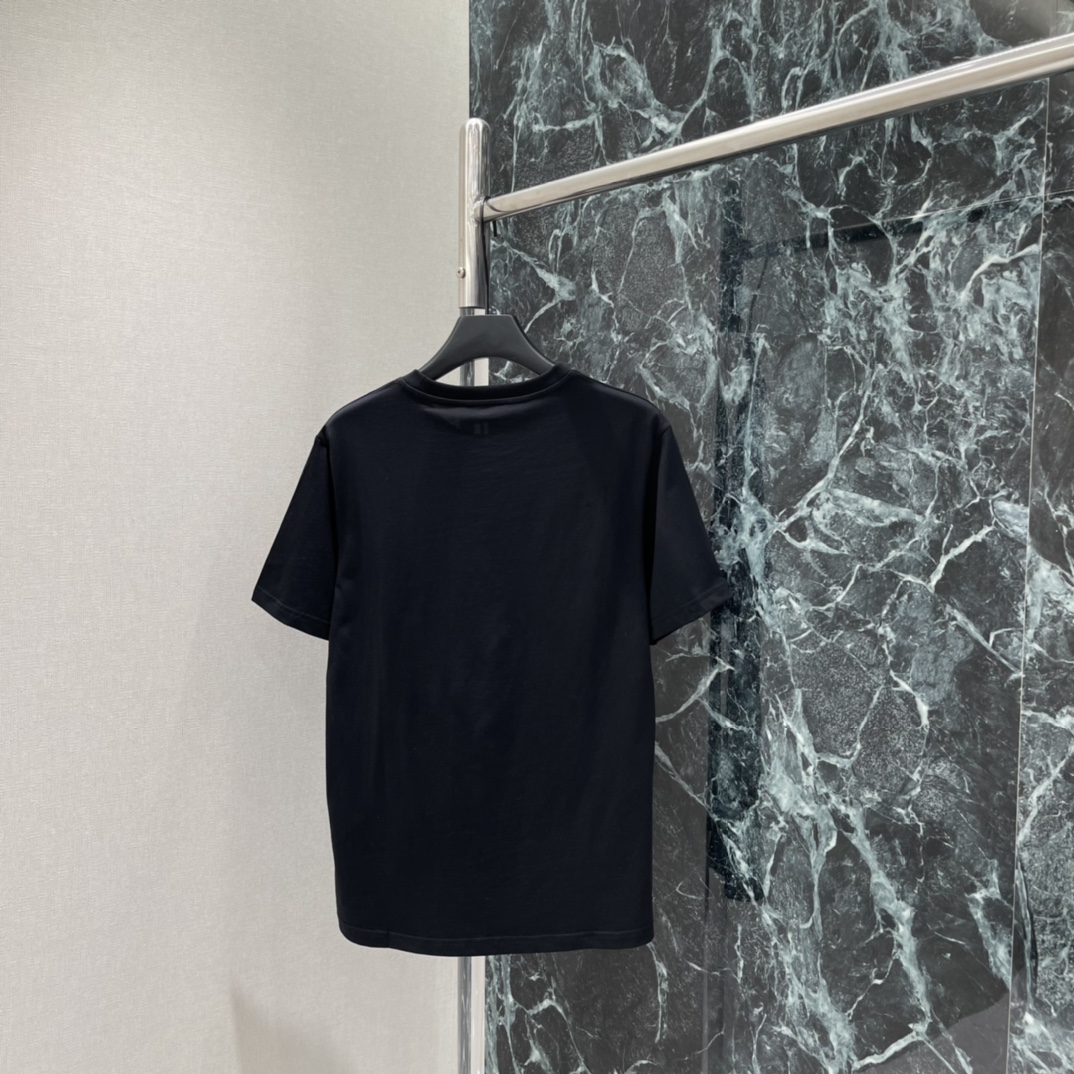 G家 26春夏新款 Logo印花T恤 胸前金色”GUCC“字母+红绿织带+双G标志，辨识度超高 宽松版型