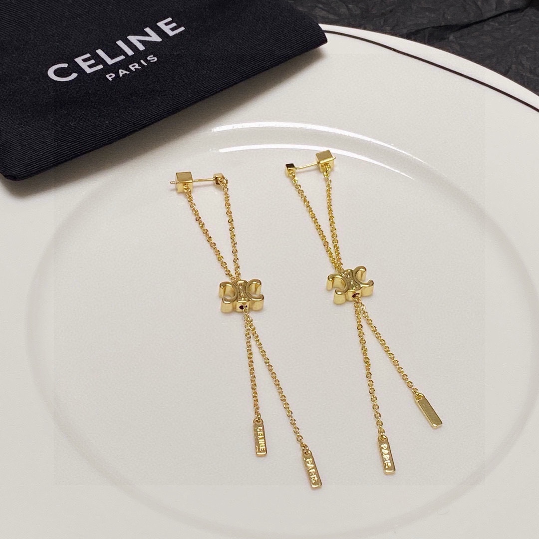 Celine Celine赛琳中古流苏耳钉 赛琳已经自成一股流行元素 持续为女性诠释优雅、创造