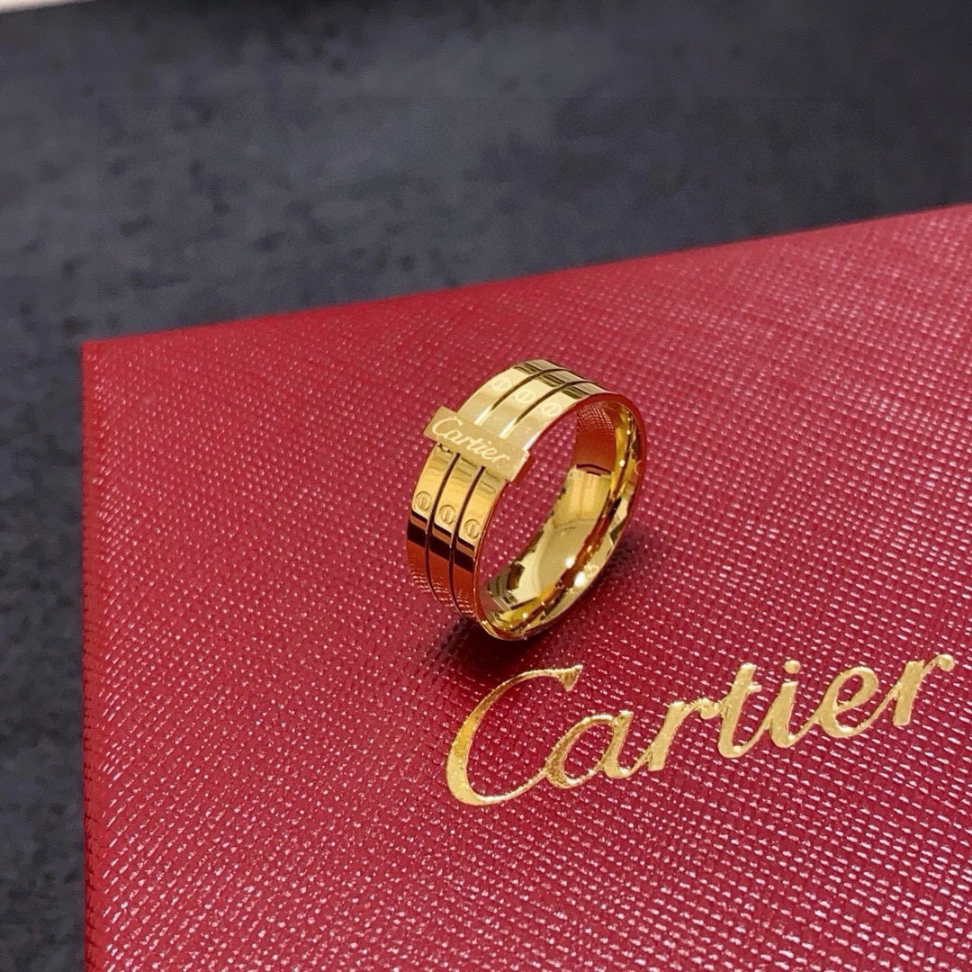 Cartier 夏天 款，简约的设计，超 又显手白，简直爱了 又可以跟其他款式叠搭一起，百搭～ 码数：6、7、8码
