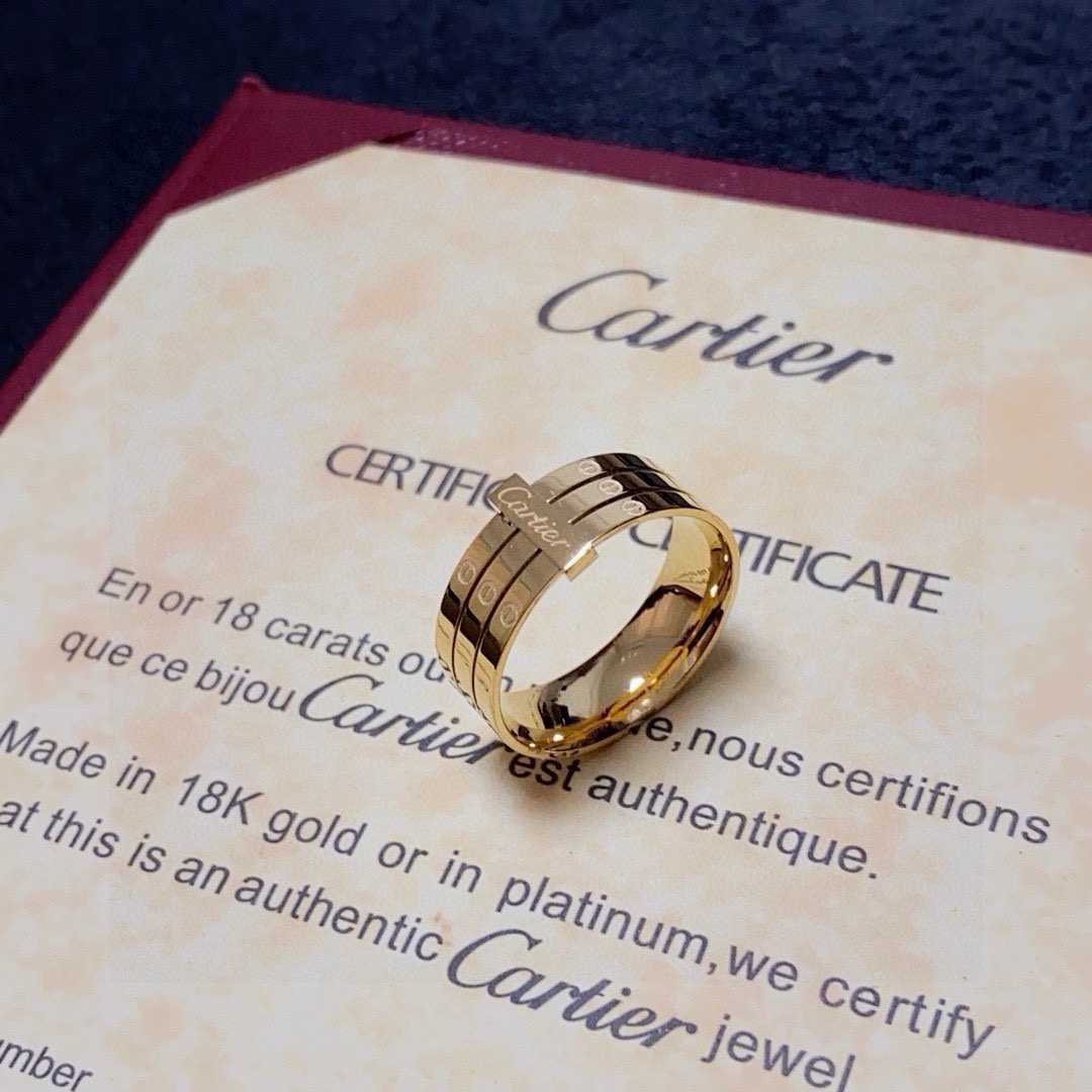 Cartier 夏天 款，简约的设计，超 又显手白，简直爱了 又可以跟其他款式叠搭一起，百搭～ 码数：6、7、8码