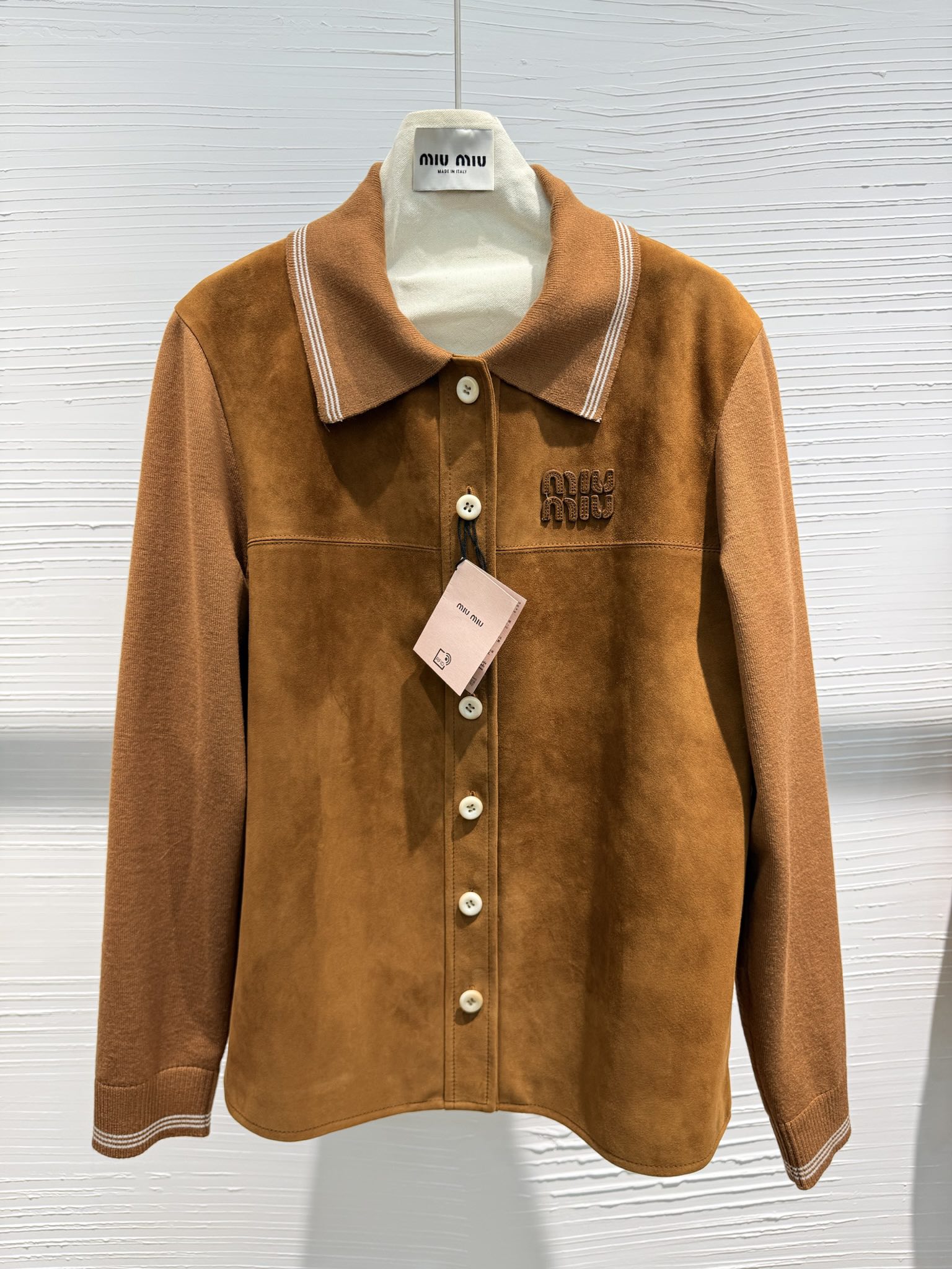 NO:869829,Miumiu 2026 sS early spring series counter synchronization Wool knitted with imported goatskin suede series spring jacket S/xl, Miumiu-clothing, miumiu, jackets & coats, sheepskin,19860909Miumiu 2026 sS 早春系列专柜同步 羊毛针织拼进口山羊皮反绒系列 春款外套 S/xl,缪缪-服装,miumiu,jackets & coats,sheepskin,,Women's clothing