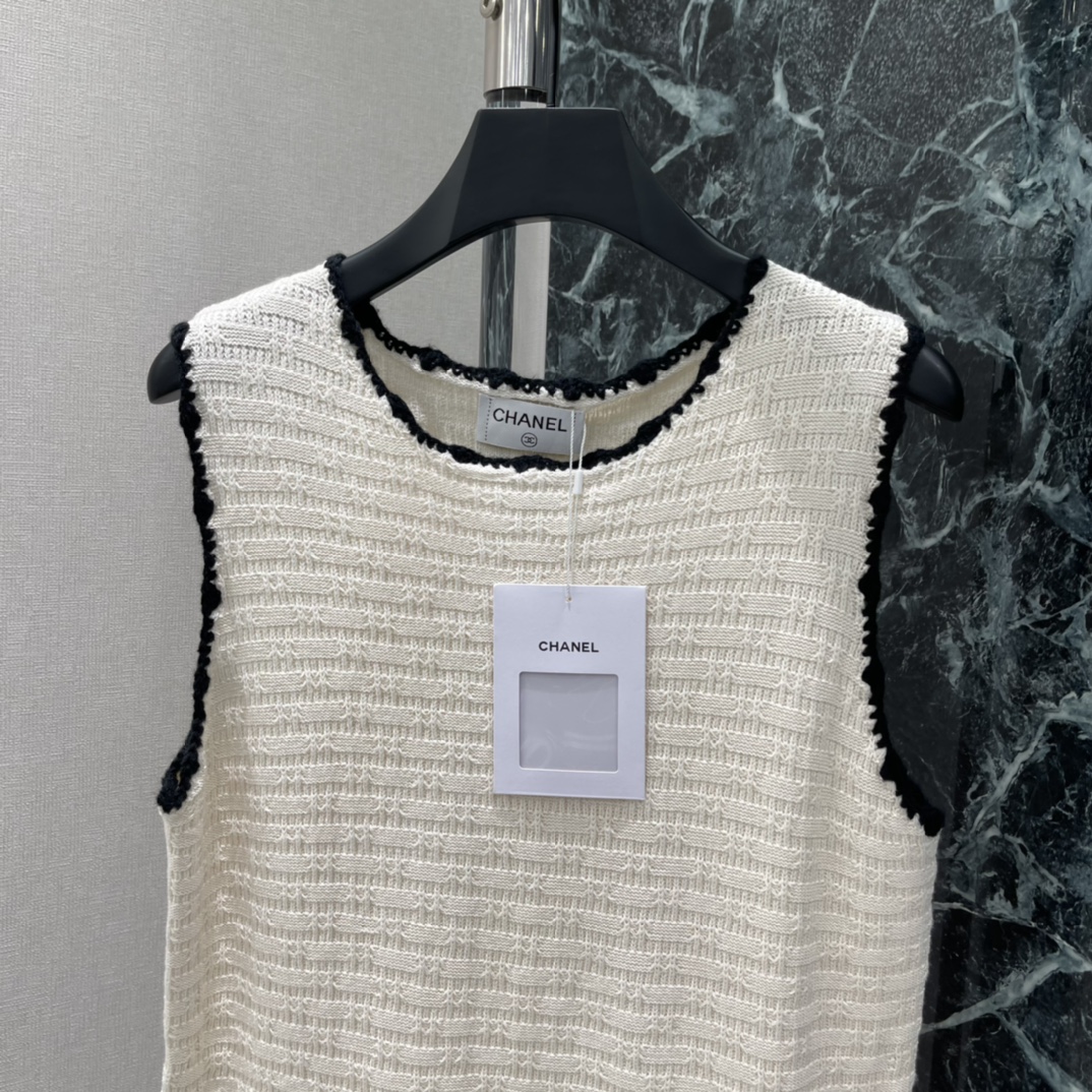 小香 26春夏新款 针织连衣裙 撞色花边 简约优雅又有小香风气质 无袖设计春夏穿超清爽 A字版型显瘦显高