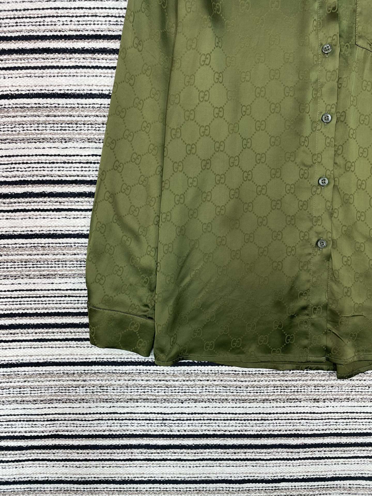 Gucci Women GUCCINew ， logo ！ — photo 3