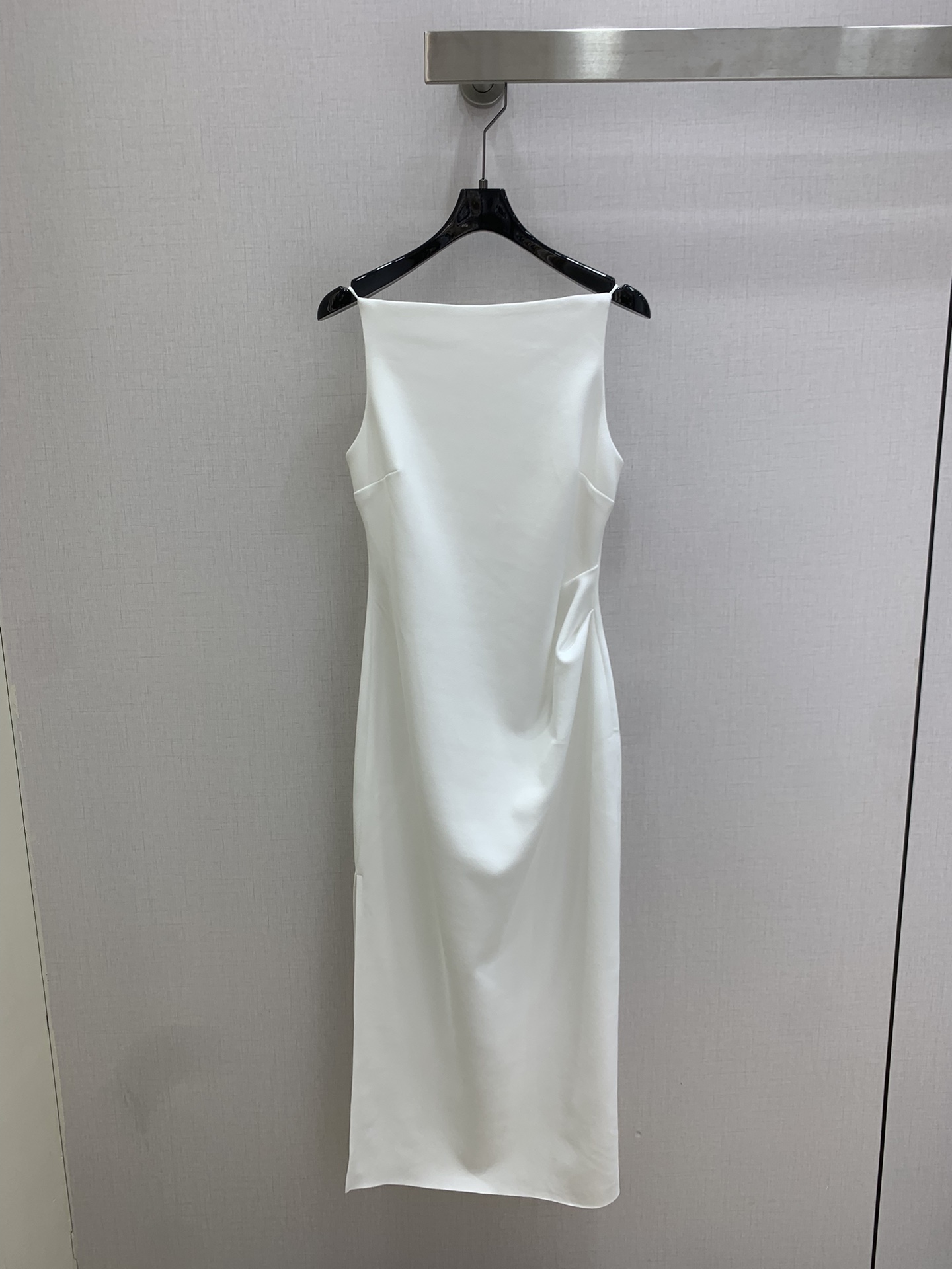 NO:751783,Highly recommended 26 early spring new suspender pleated dress with irregular swing collar + side pleat design, slimming and slimming, elegant and a little sexy!  The skirt is of moderate length, with side slits for easy movement, and is suitable for all body shapes. The lavender purple tone is low-key and luxurious, and can be easily worn at weddings, parties, and dinners. Paired with high heels or exquisite accessories, it will directly enhance your temperament. Three colors SMLXL code High quality ABC, high heels, skirts,19860909强烈推荐 26早春新款 吊带褶皱连衣裙 不规则荡领+侧边褶皱设计,修身显瘦,优雅又带点小性感！裙长适中,侧边开叉方便活动,适合各种身材.薰衣草紫色调低调奢华,婚礼、派对、晚宴都能轻松驾驭,搭配高跟鞋或精致配饰,气质直接拉满 三个色 SMLXL码 高品质ABC,,high heels,skirts,,Women's clothing