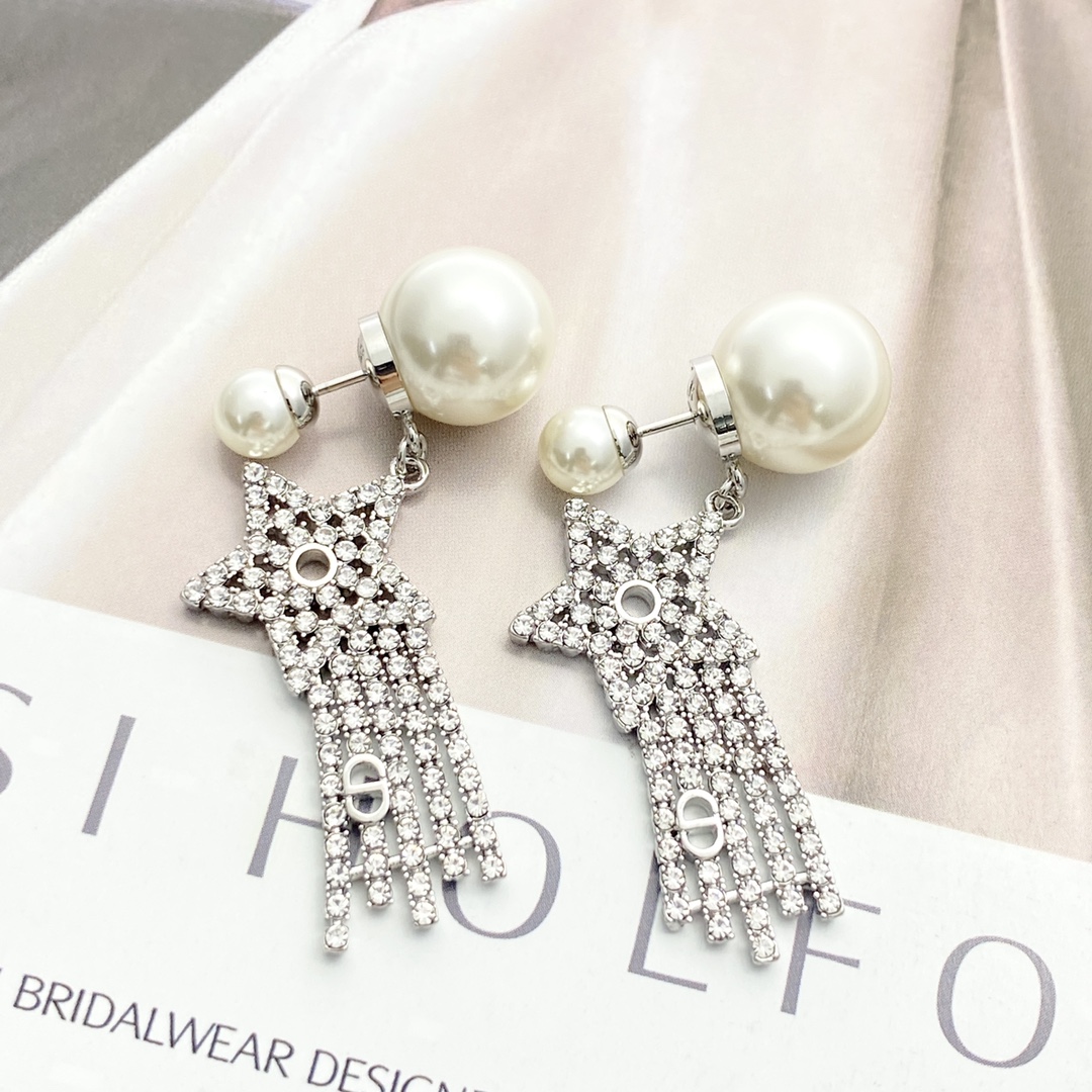 Dior DIOR耳钉 款火爆上新
