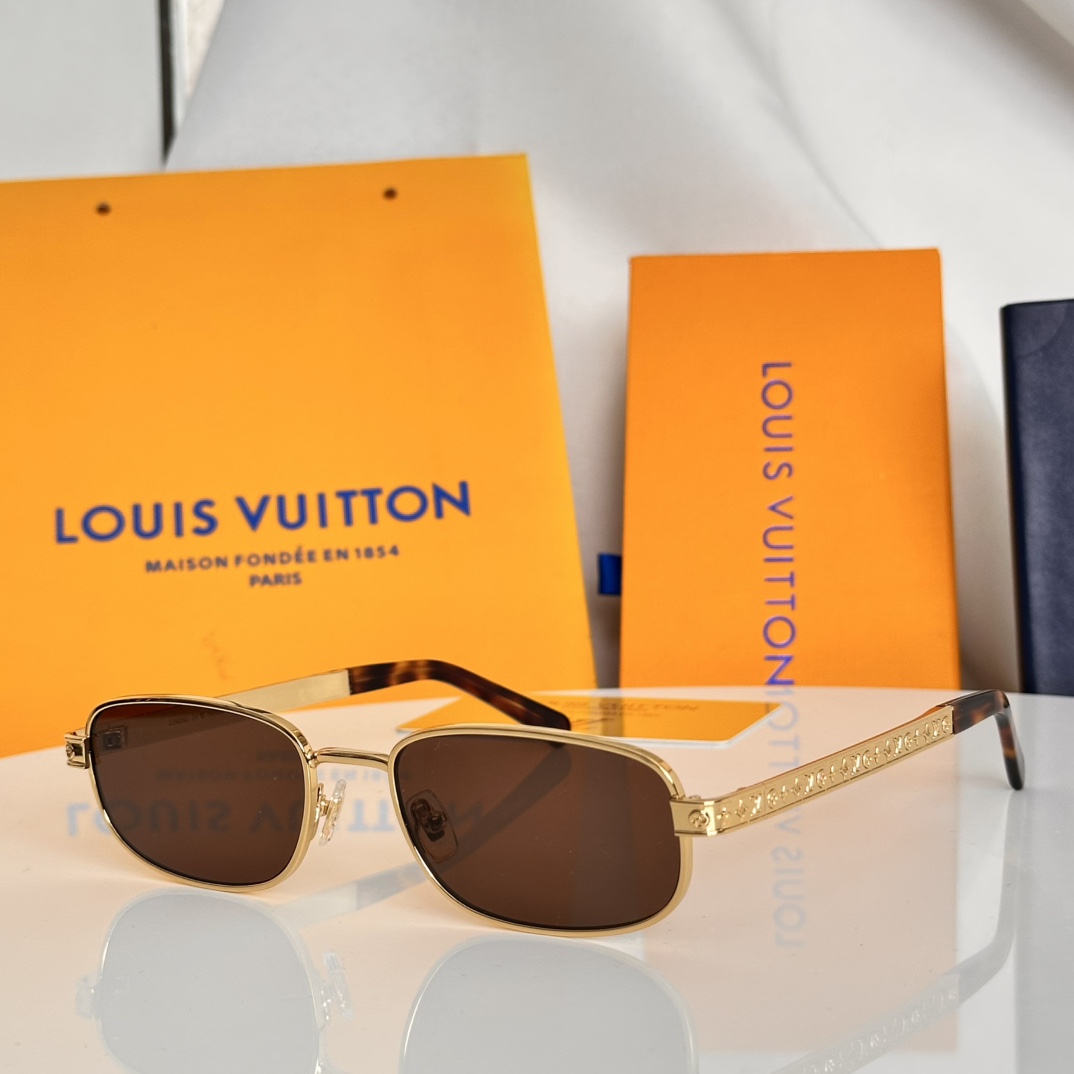 ‼️LOUIS VUITTO*米兰春夏新款～标志性花卉徽标logo镜腿，搭配时尚小方框MODEL：Z29