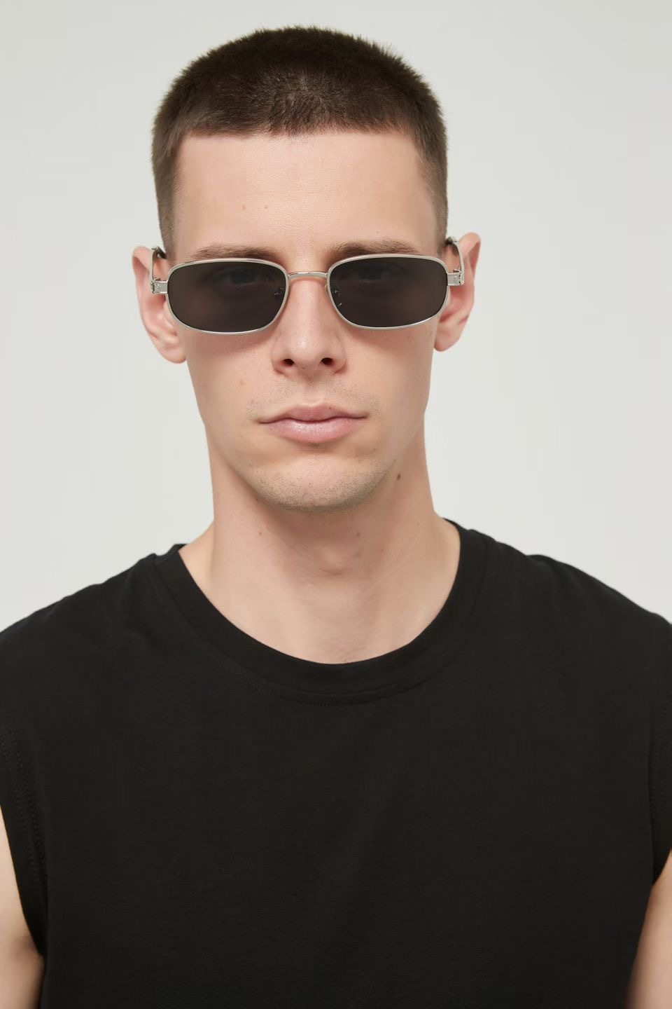 ‼️ 模特图 LOUIS VUITTO*米兰春夏新款～标志性花卉徽标logo镜腿，搭配时尚小方框MODE