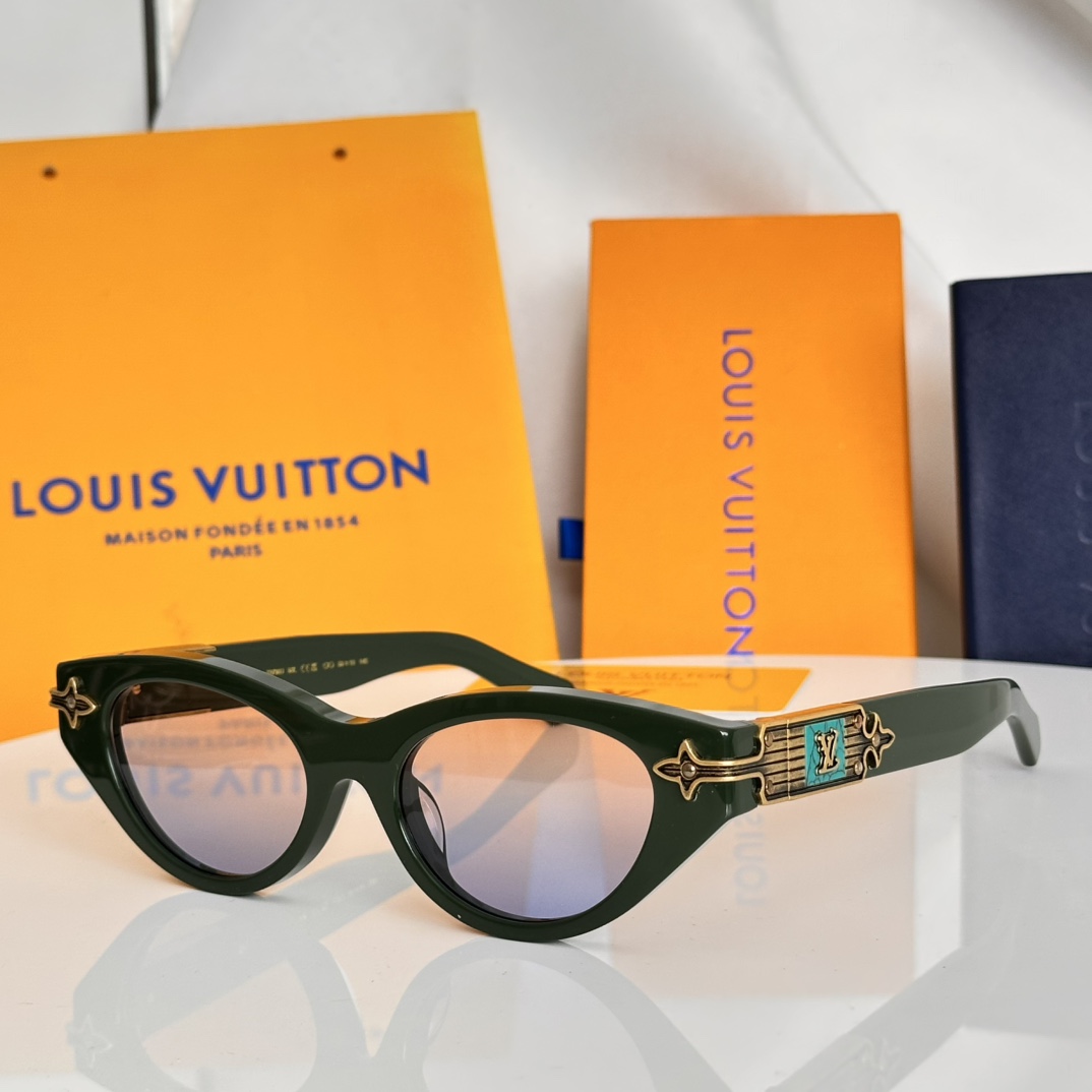 变色片‼️LOUIS VUITTO*镜框点缀着古铜色五金配件半字母组合钉花曲线周围的前面，而一个复杂的工