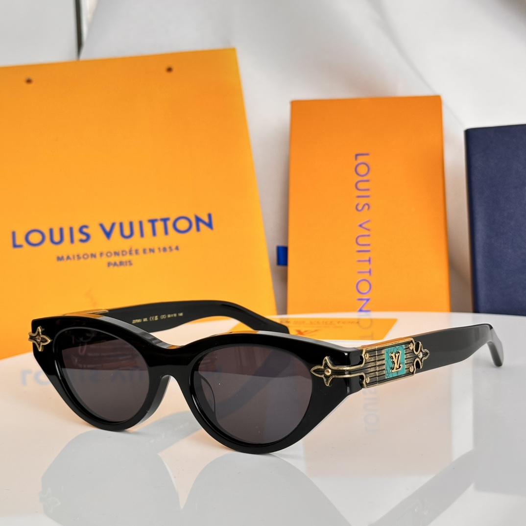 变色片‼️LOUIS VUITTO*镜框点缀着古铜色五金配件半字母组合钉花曲线周围的前面，而一个复杂的工