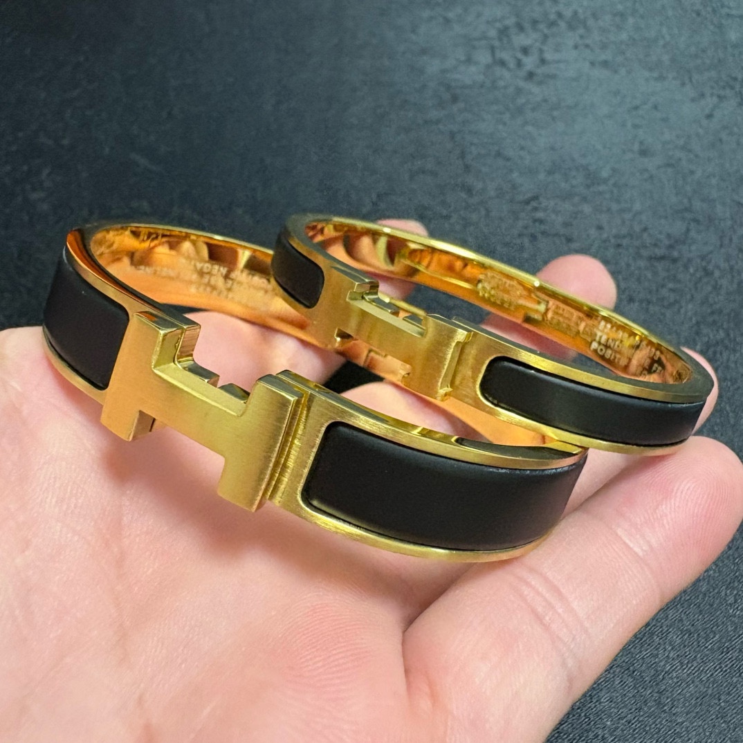 Hermès 爱马仕So Black 黑武士金色金边黑色磨砂手镯｜手镯；宽版尺寸17号、19号、21号 窄版8mm尺寸：17/19号