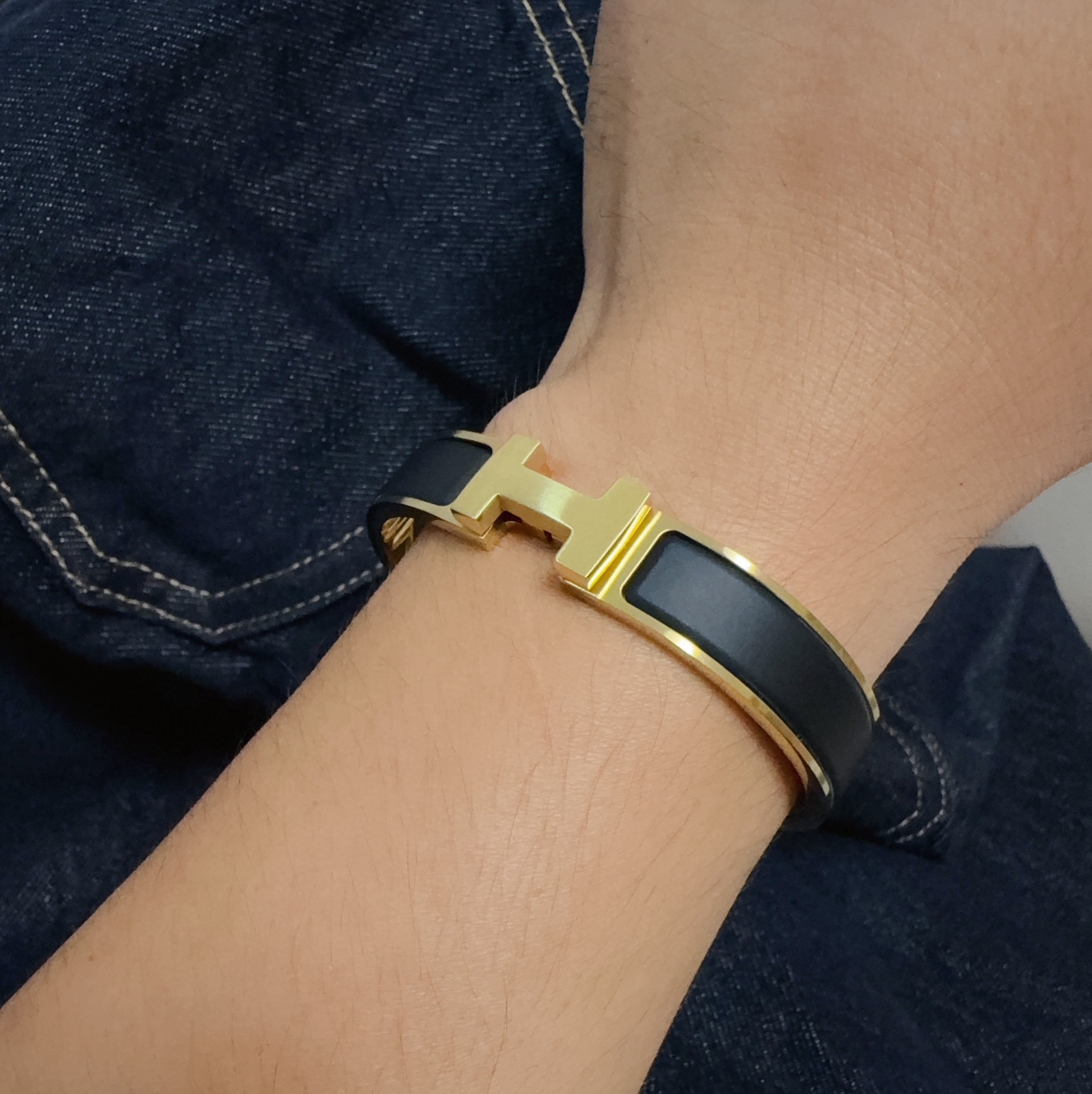 Hermès 爱马仕So Black 黑武士金色金边黑色磨砂手镯｜手镯；宽版尺寸17号、19号、21号 窄版8mm尺寸：17/19号