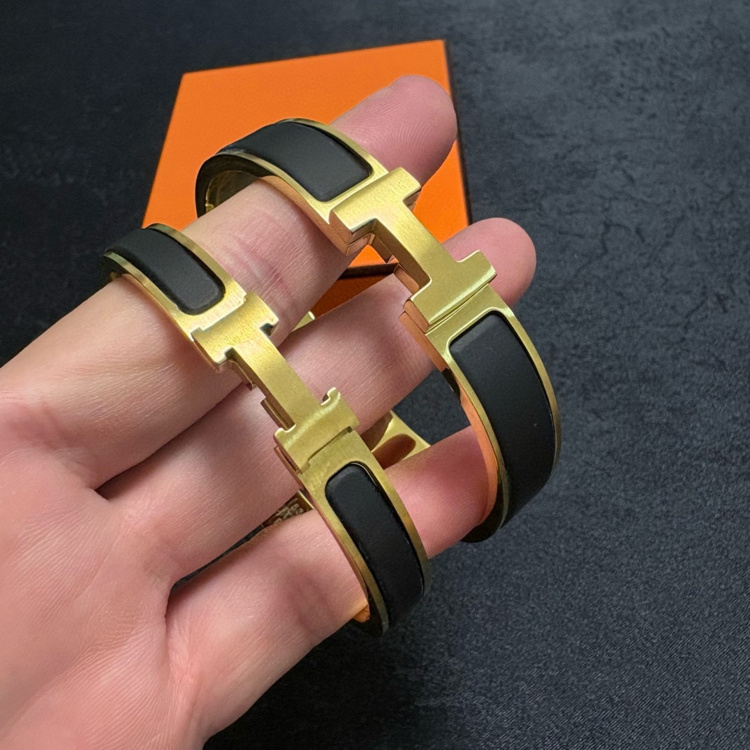 Hermès 爱马仕So Black 黑武士金色金边黑色磨砂手镯｜手镯；宽版尺寸17号、19号、21号 窄版8mm尺寸：17/19号