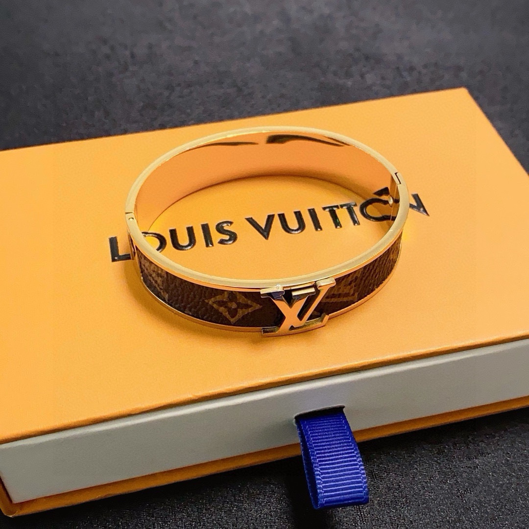 Louis Vuitton 新品 新款 LV中号宽版皮革纹印花手镯