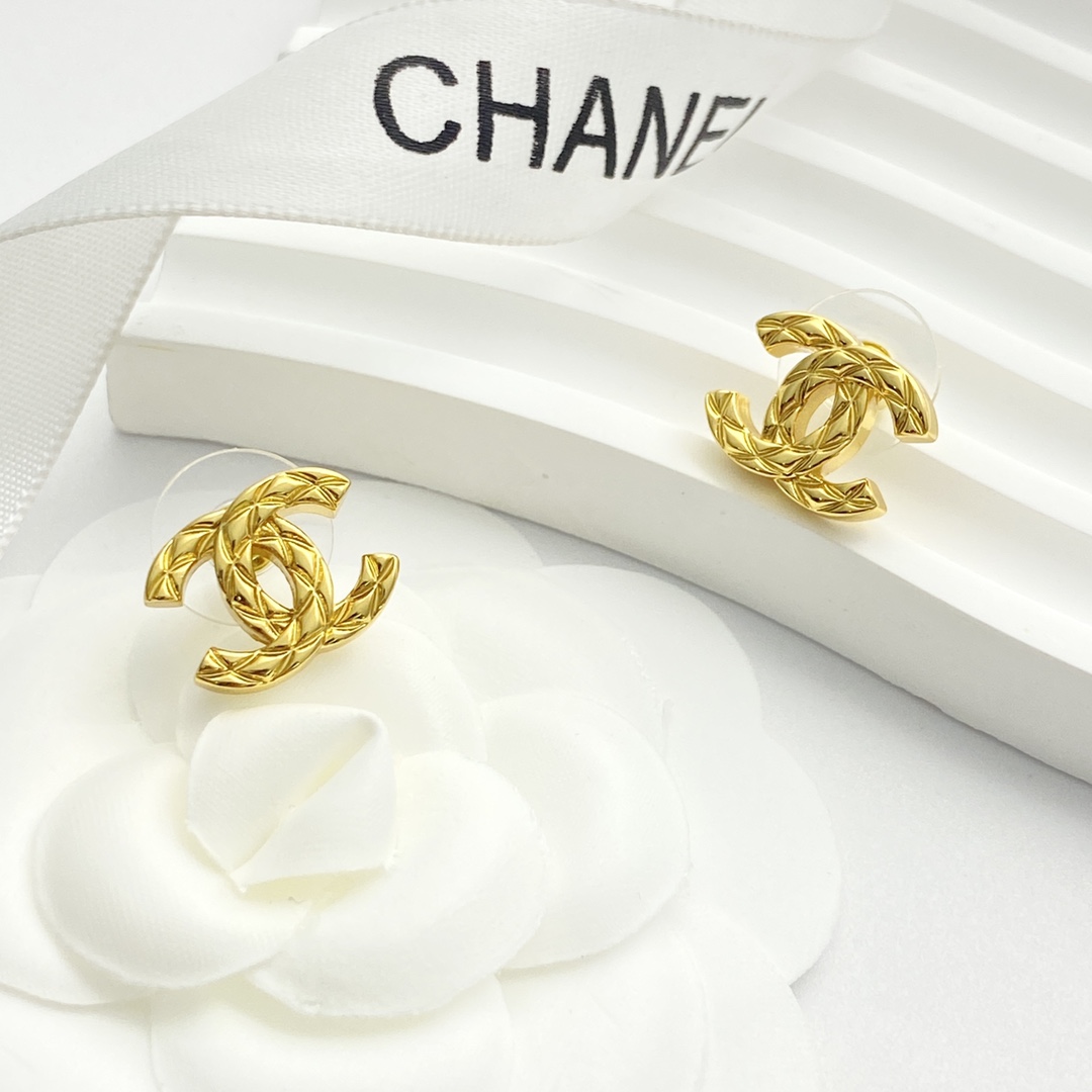 Chanel 香奈儿耳钉 爆上新
