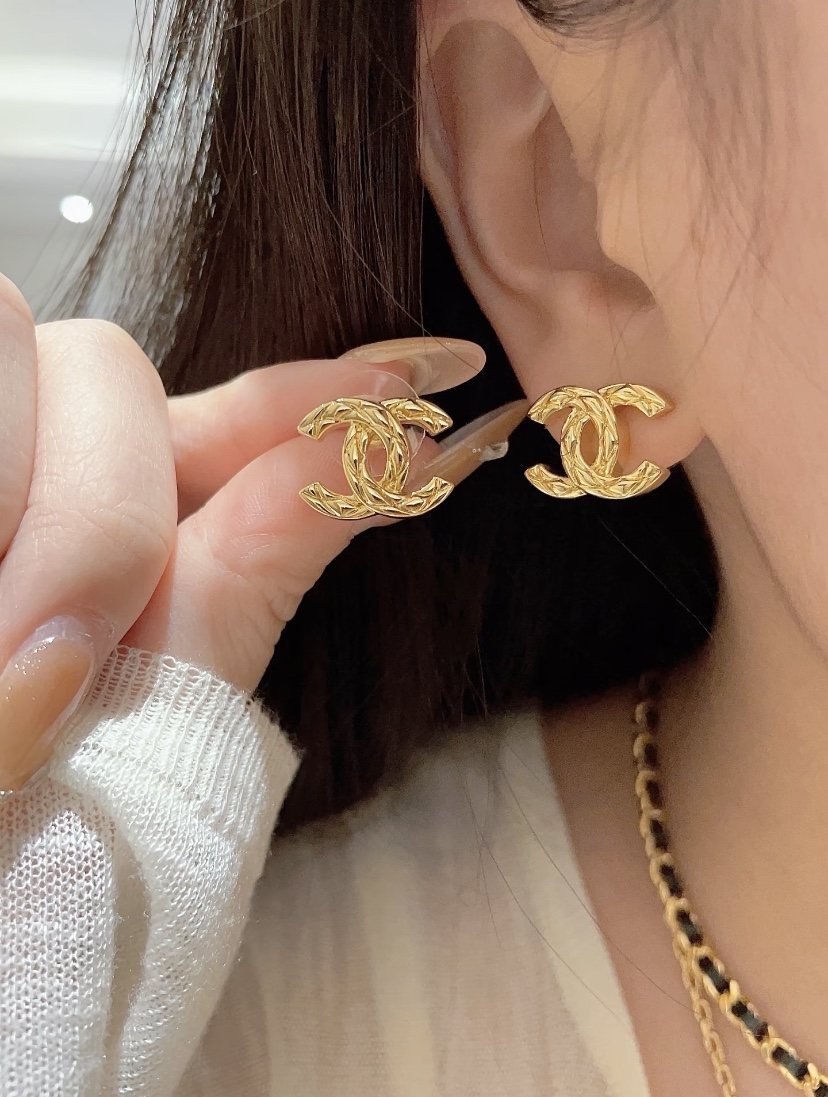 Chanel 香奈儿耳钉 爆上新