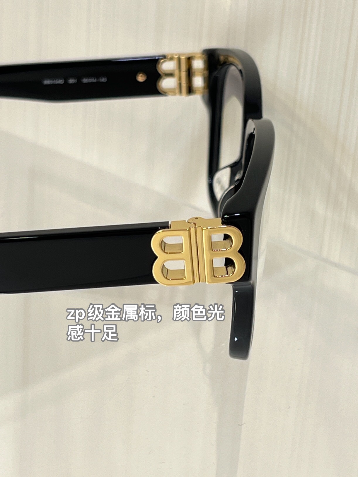 ⭐️BB0104O\n经典永不过时BB金标黑框\nzp级高品质，男女适合佩戴\n️自配度数，日常时髦穿搭单品✅