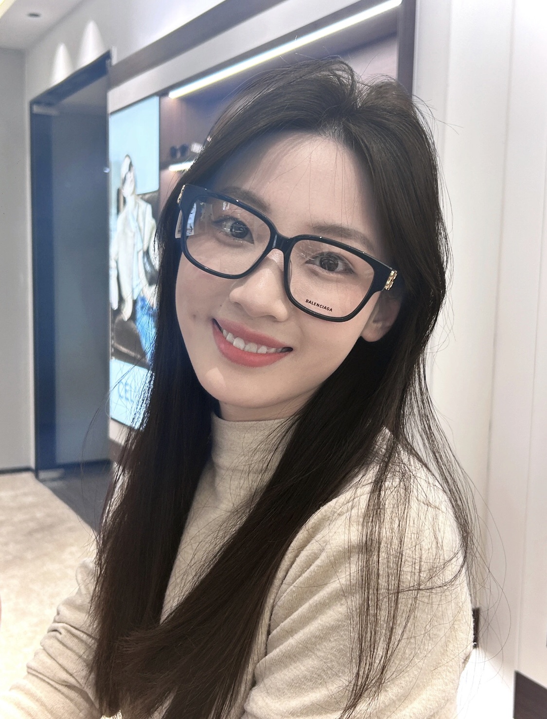 ⭐️BB0104O\n经典永不过时BB金标黑框\nzp级高品质，男女适合佩戴\n️自配度数，日常时髦穿搭单品✅