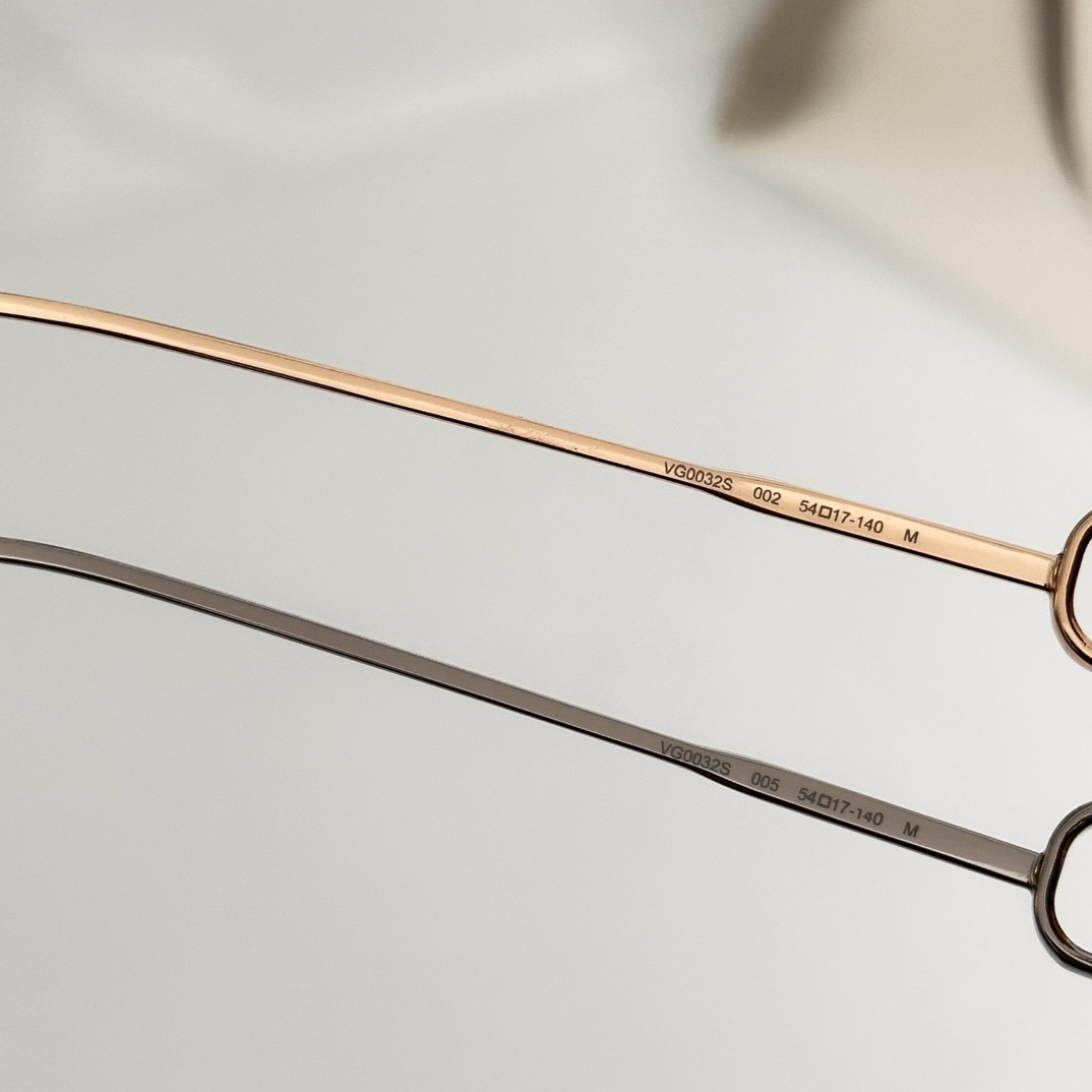 ‼️VALENTINO✨✨✨MODEL：VG0032S✨✨✨SIZE：54口17-140✨ ✨